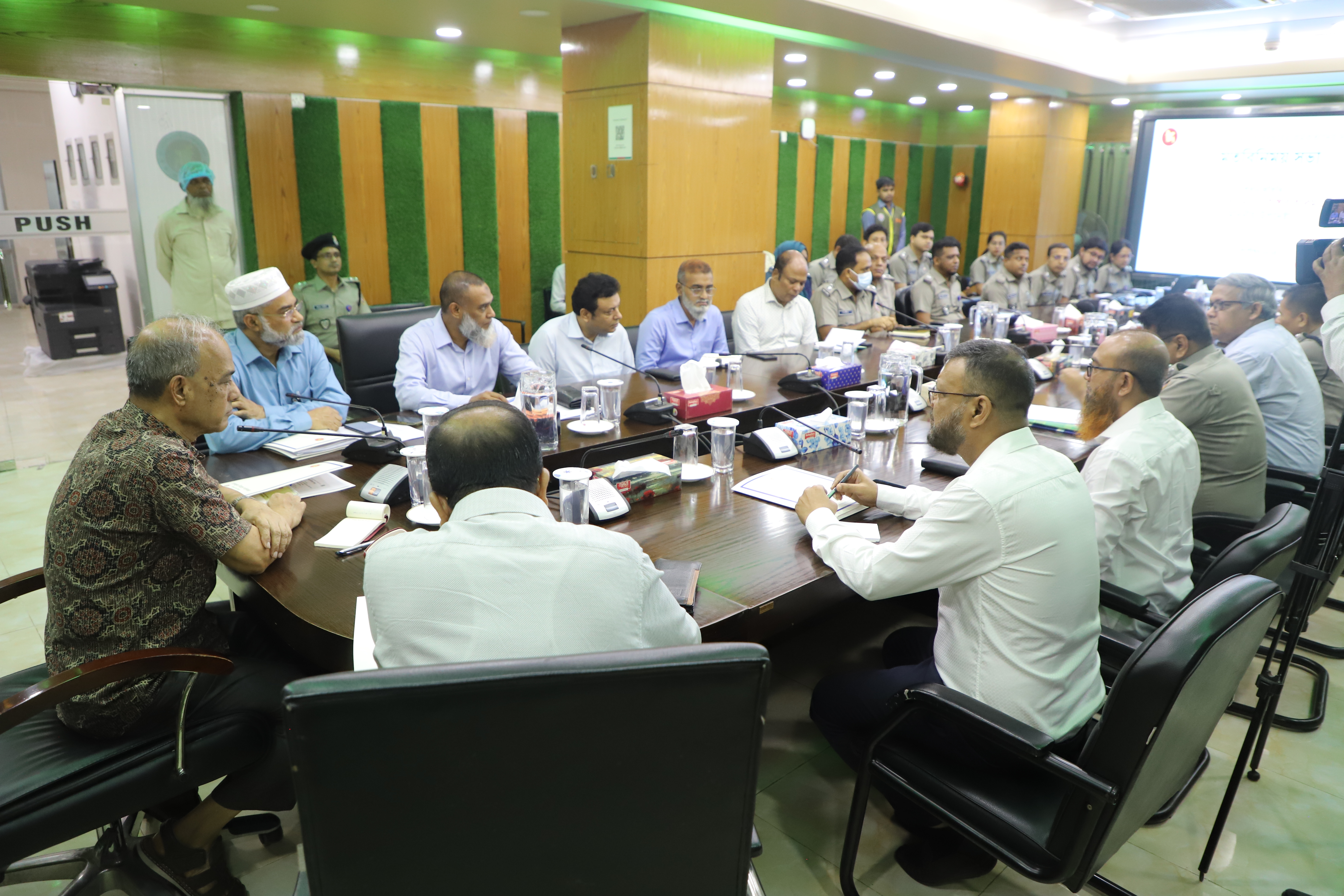 ১৭ সেপ্টেম্বর ২০২৪ তারিখে মাদকদ্রব্য নিয়ন্ত্রণ অধিদপ্তরের কর্মকর্তাদের সাথে মাননীয় উপদেষ্টা, স্বরাষ্ট্র মান্ত্রণালয় এর মতবিনিময় সভা।