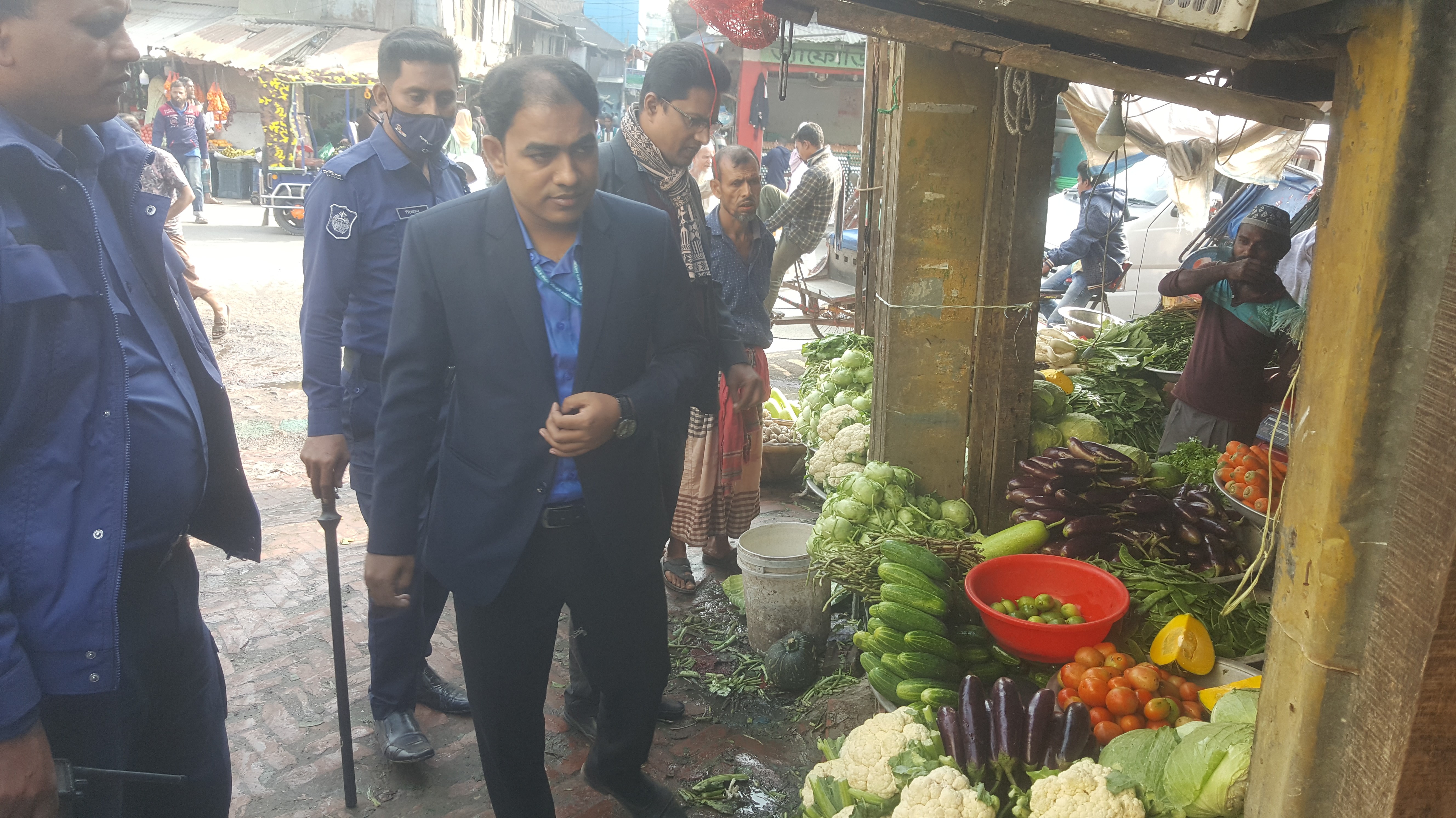 বাজার অভিযান