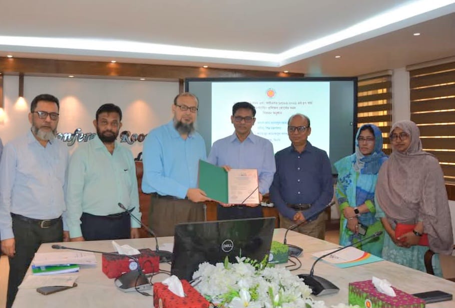 ১৩ মার্চ, ২০২৫ খ্রি: তারিখে Bangladesh Accreditation Board (BAB) কর্তৃক প‌রি‌বেশ অ‌ধিদপ্তর ঢাকা গবেষণাগার-কে 'ISO/IEC 17025:2017' বিষয়ক সার্টিফিকেট প্রদান করা হয়। অনুষ্ঠানে প্রধান অতিথি হিসেবে উপস্থিত ছিলেন জনাব মো: ওবায়দুর রহমান, সচিব, শিল্প মন্ত্রণালয়। প‌রি‌বেশ অ‌ধিদপ্ত‌রের প‌ক্ষে সনদ গ্রহণ ক‌রেন ড. মোঃ কামরুজ্জামান, এনডিসি, মহাপ‌রিচালক, পরিবেশ অধিদপ্তর।