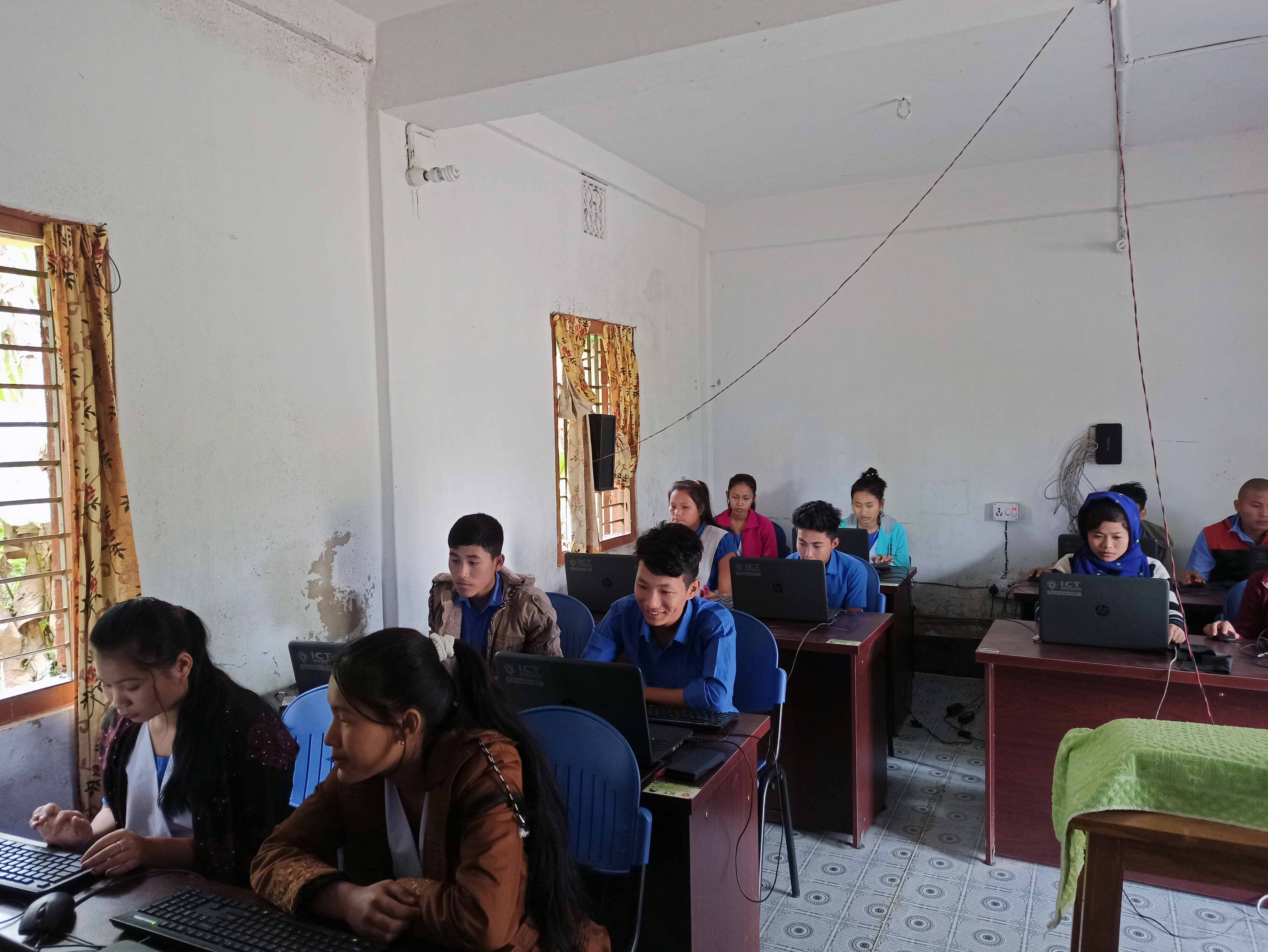 বানছড়া উচ্চ বিদ্যালয়ে শেখ রাসেল ডিজিটাল ল্যাবের কার্যক্রম পরিদর্শন 