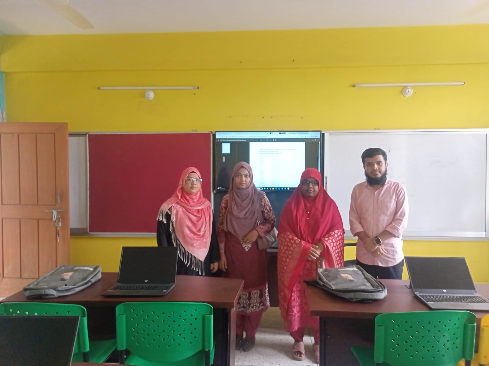 ল্যাব পরিদর্শন