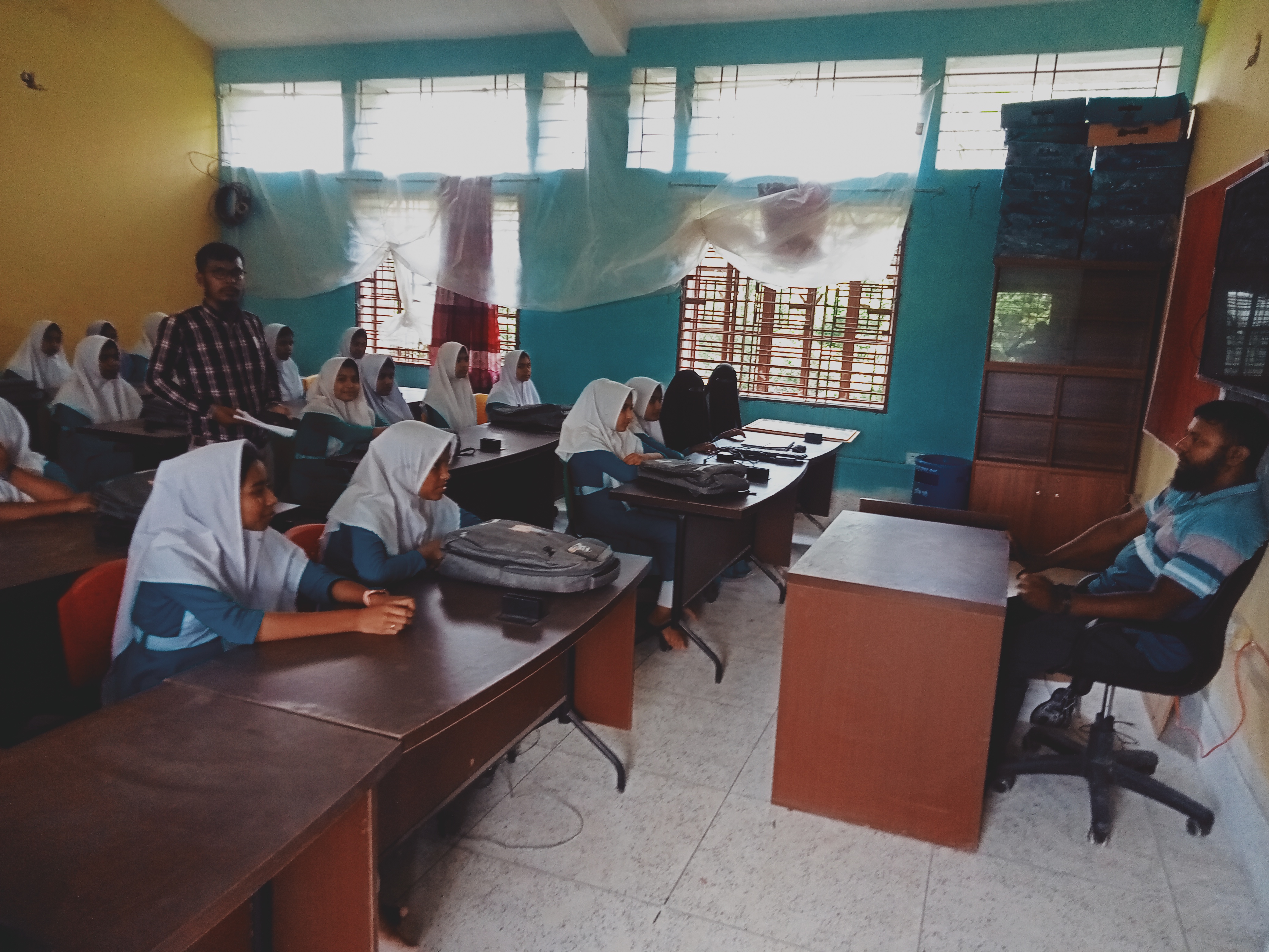 সদরপুর উপজেলার তথ্যপ্রযুক্তি ল্যাব