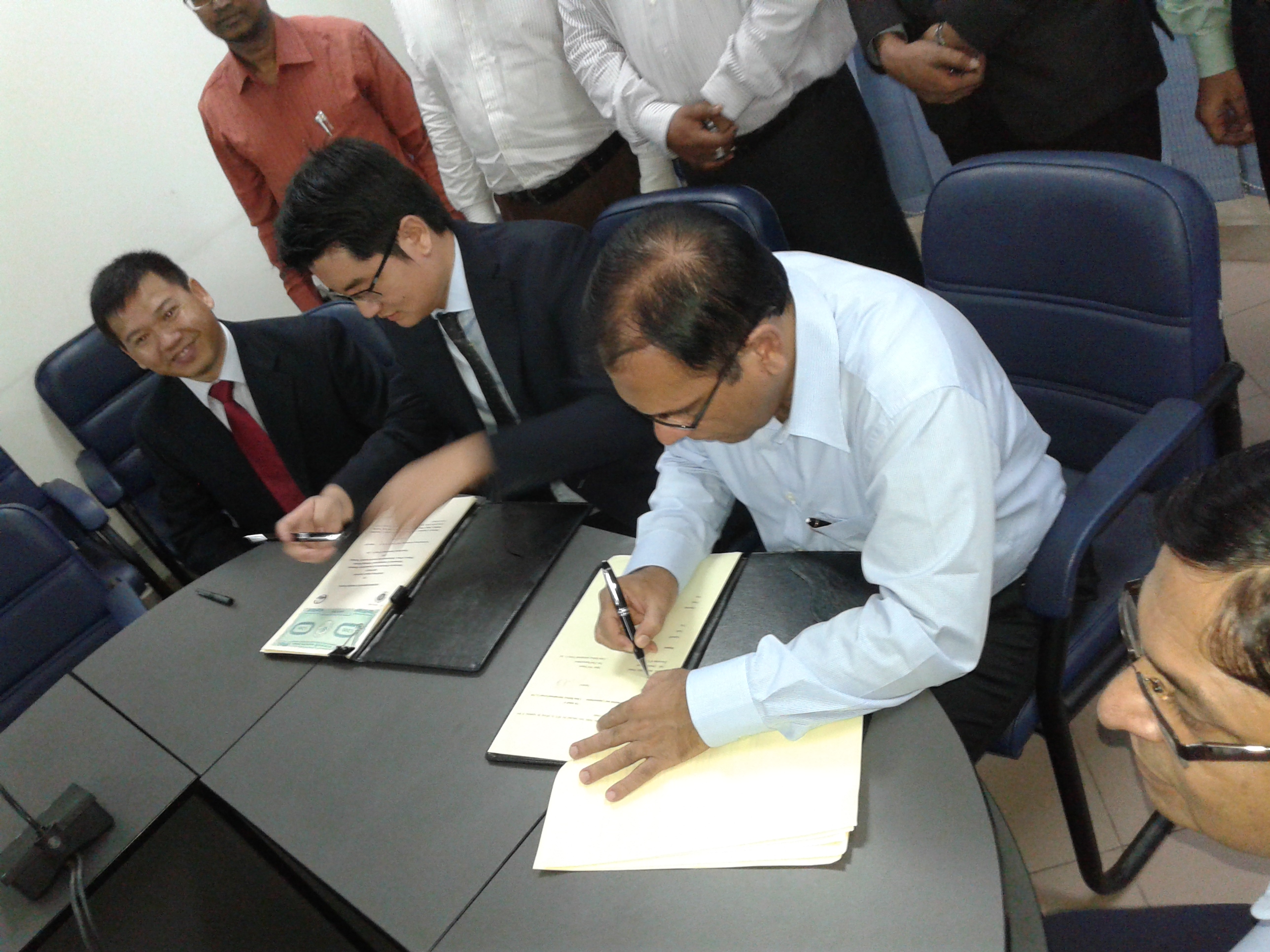 এস্টাবলিশিং ডিজিটাল কানেক্টিভিটি এর MOU স্বাক্ষর অনুষ্ঠান