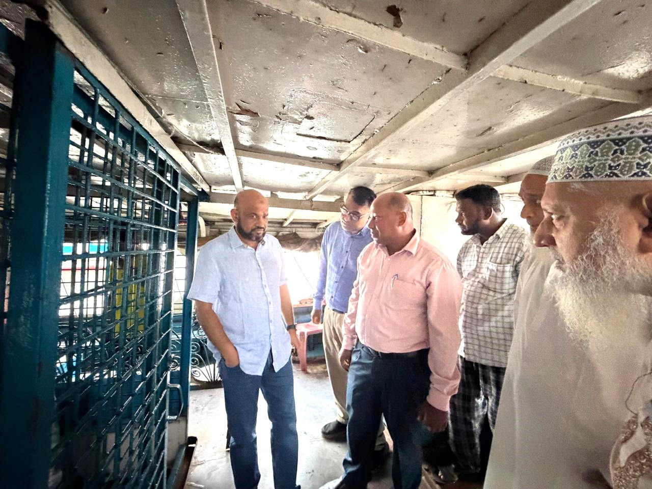 নৌপরিবহন অধিদপ্তরের মহাপরিচালক ভৈরব কিশোরগঞ্জে সানকেন ডেক জাহাজ পরিদর্শন ও মালিকদের সঙ্গে মতবিনিময়