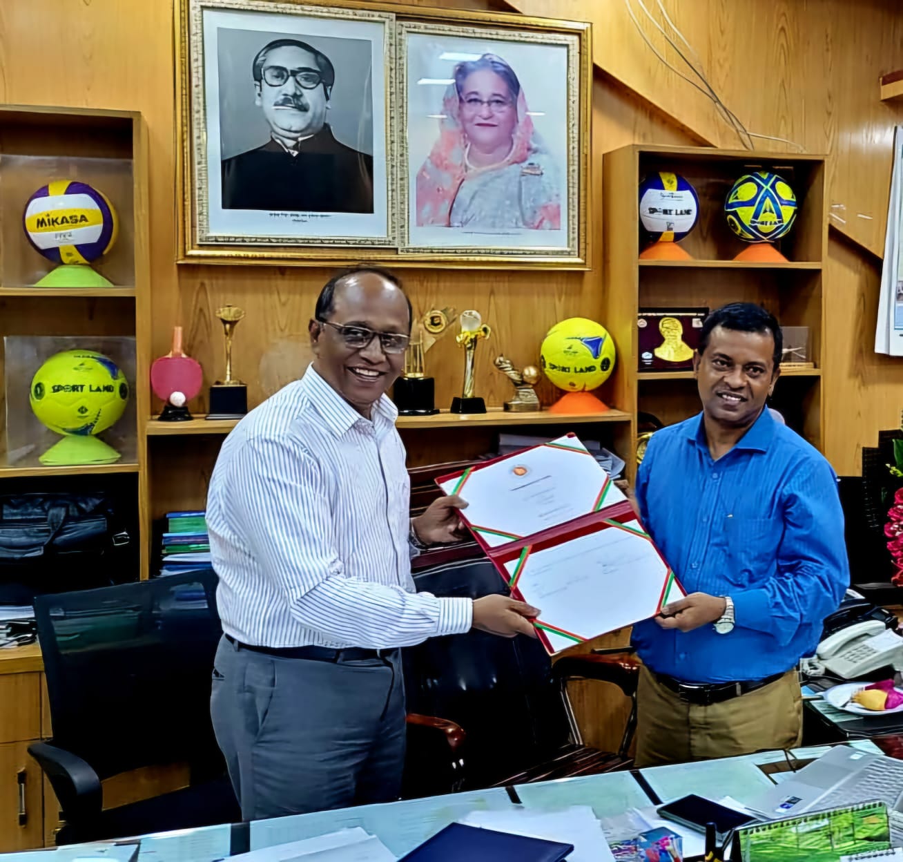 অধ্যক্ষ, সরকারি শারীরিক শিক্ষা কলেজ ঢাকা ও পরিচালক, ক্রীড়া পরিদপ্তর মহোদয়ের এর মধ্যে এপিএ ২০২৪-২৫ এর চুক্তি স্বাক্ষরিত হয়।