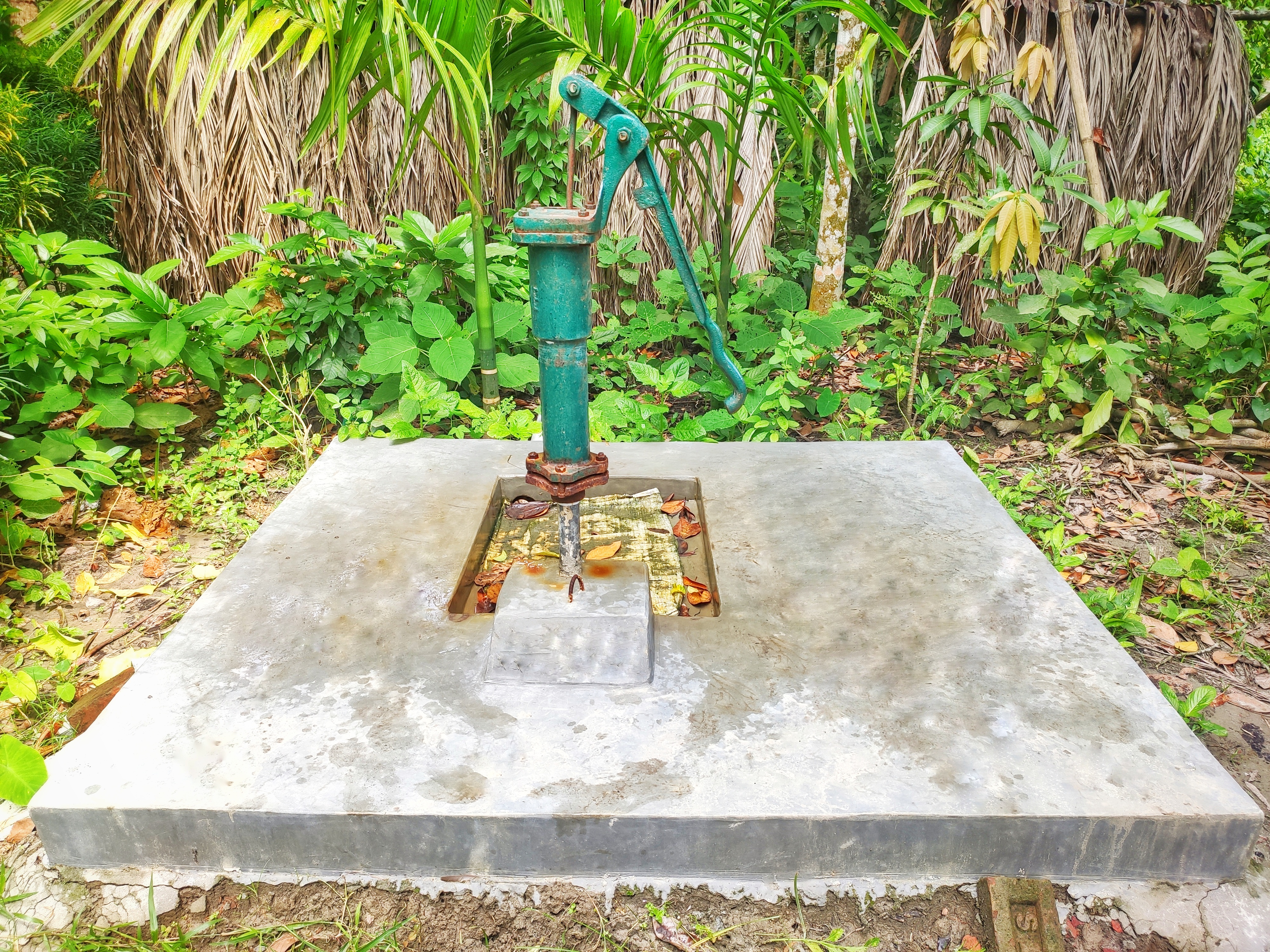 আর্সেনিকমুক্ত গভীর নলকূপ স্থাপন