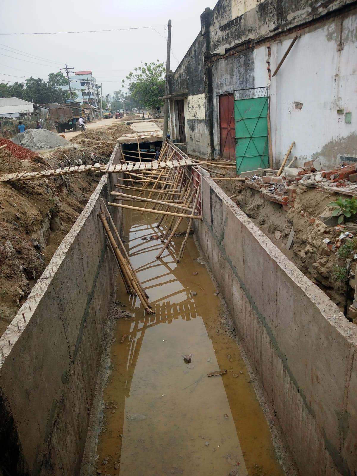 পৌরসভার ড্রেন