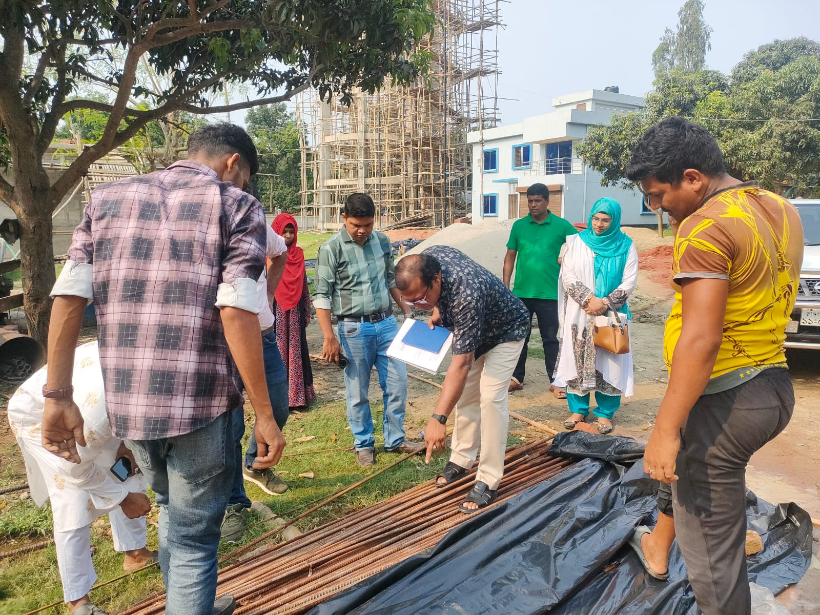 ২৩ পৌরসভা প্রকল্পের চলমান কাজ পরিদর্শন