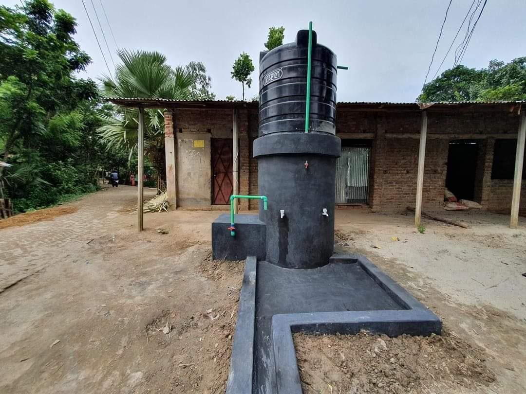 সাবমার্সিবল পাম্পযুক্ত গভীর নলকূপ