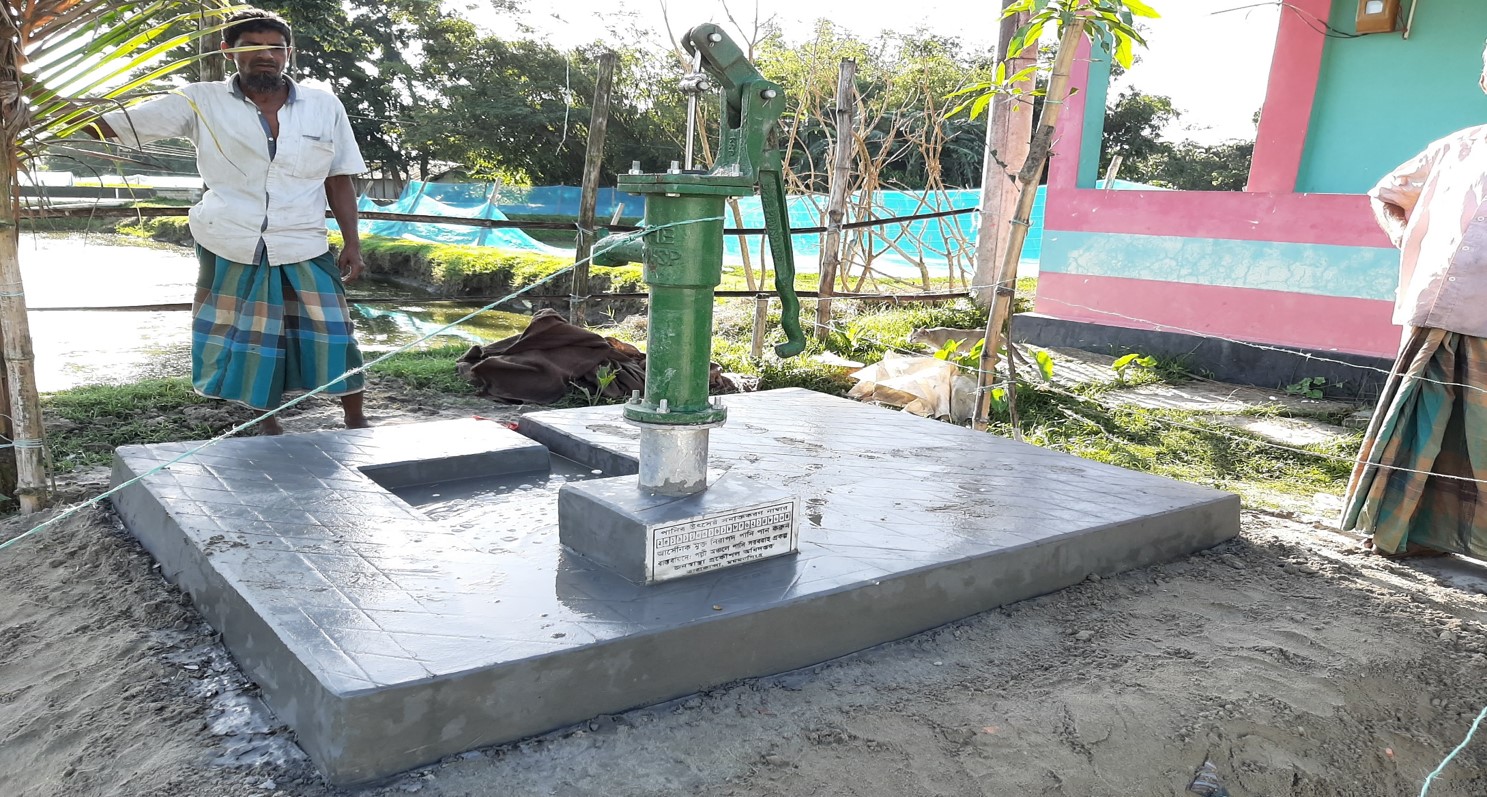 হস্তচালিত তারা নলকূপ