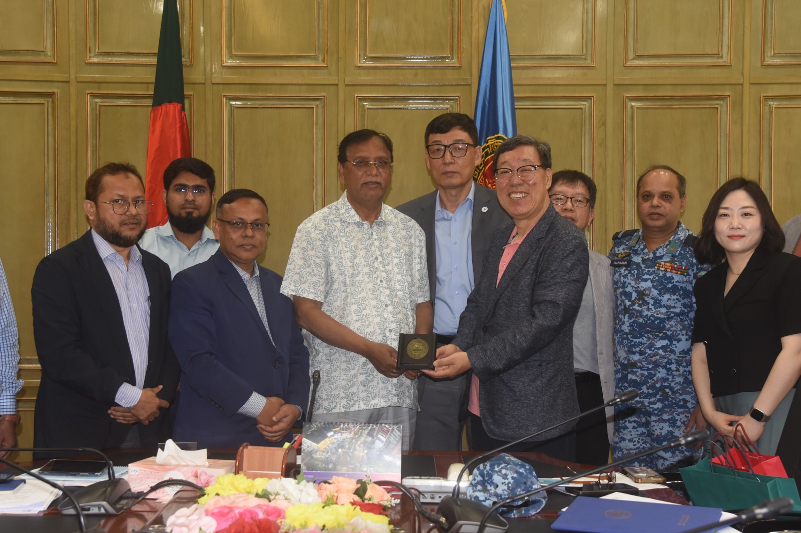 কোরিয়ান ডেলিগেশন এর সাথে মাতুয়াইল স্যানিটারী ল্যান্ডফিল বিষয়ক আলোচনা ও এমওইউ স্বাক্ষর অনুষ্ঠান উপস্থিত ছিলেন মাননীয় প্রশাসক মোঃ আব্দুস সালাম ০২-০০৪-২০২৬
