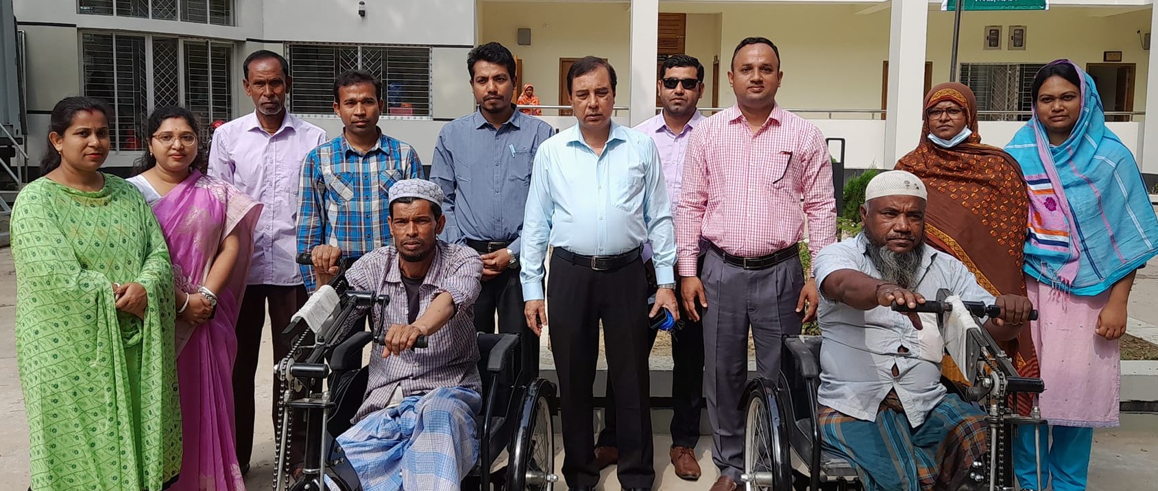 সহায়ক উপকরণ বিতরণ