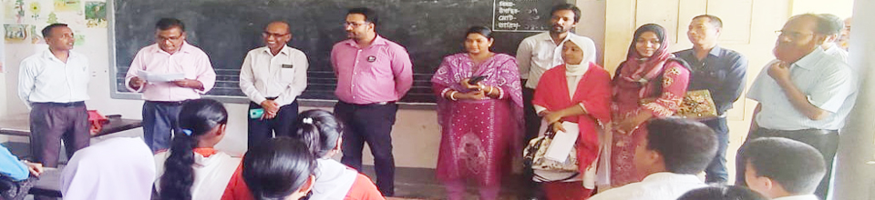 ইউনো মহোদয় স্কুল পরিদর্শন