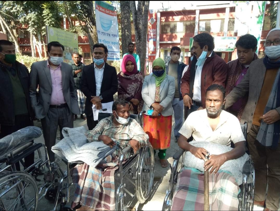 হুইল চেয়ার বিতরণের চিত্র