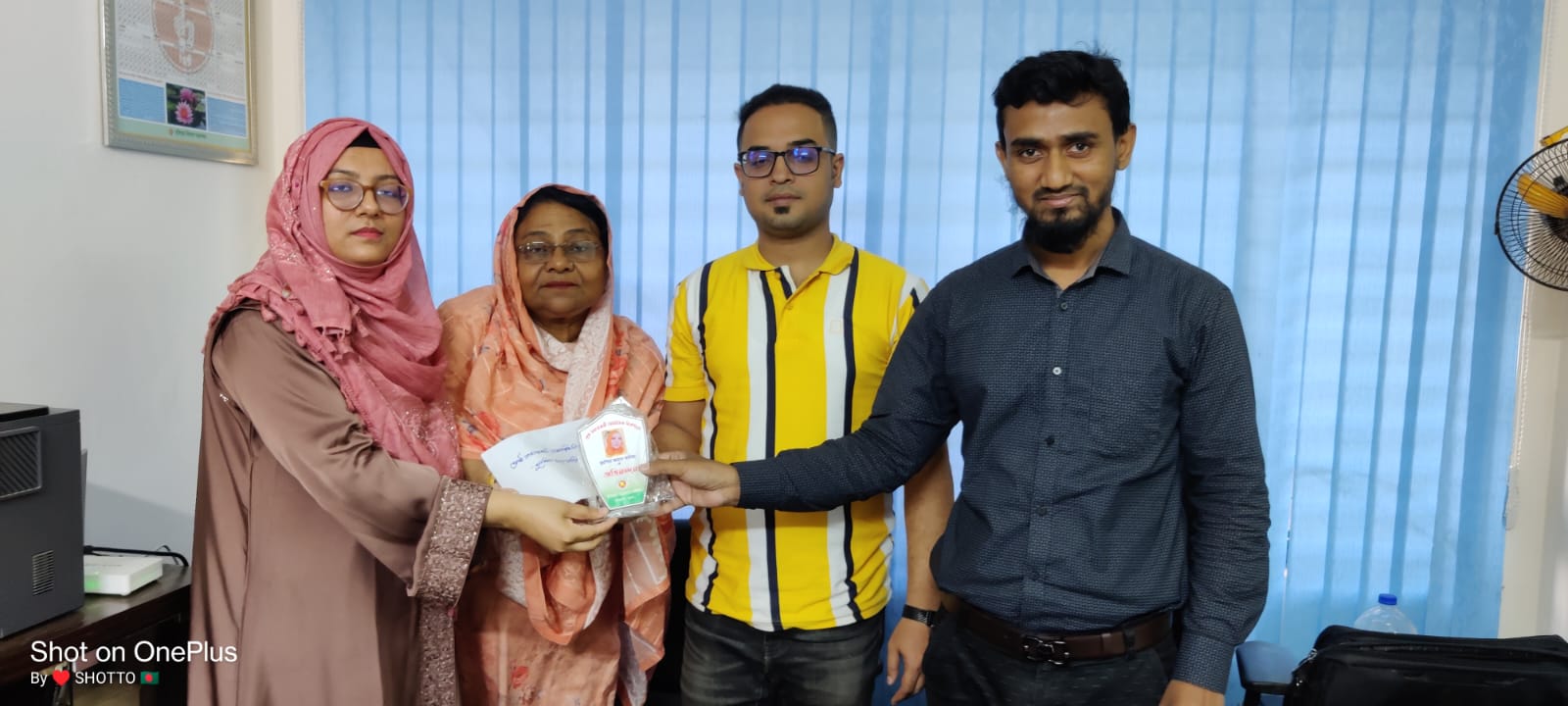 স্টাফদের কর্মস্পৃহা বৃদ্ধি ও উৎসাহ প্রদানের লক্ষ্যে ০৩ ক্যাটাগরিতে পুরষ্কার প্রদান