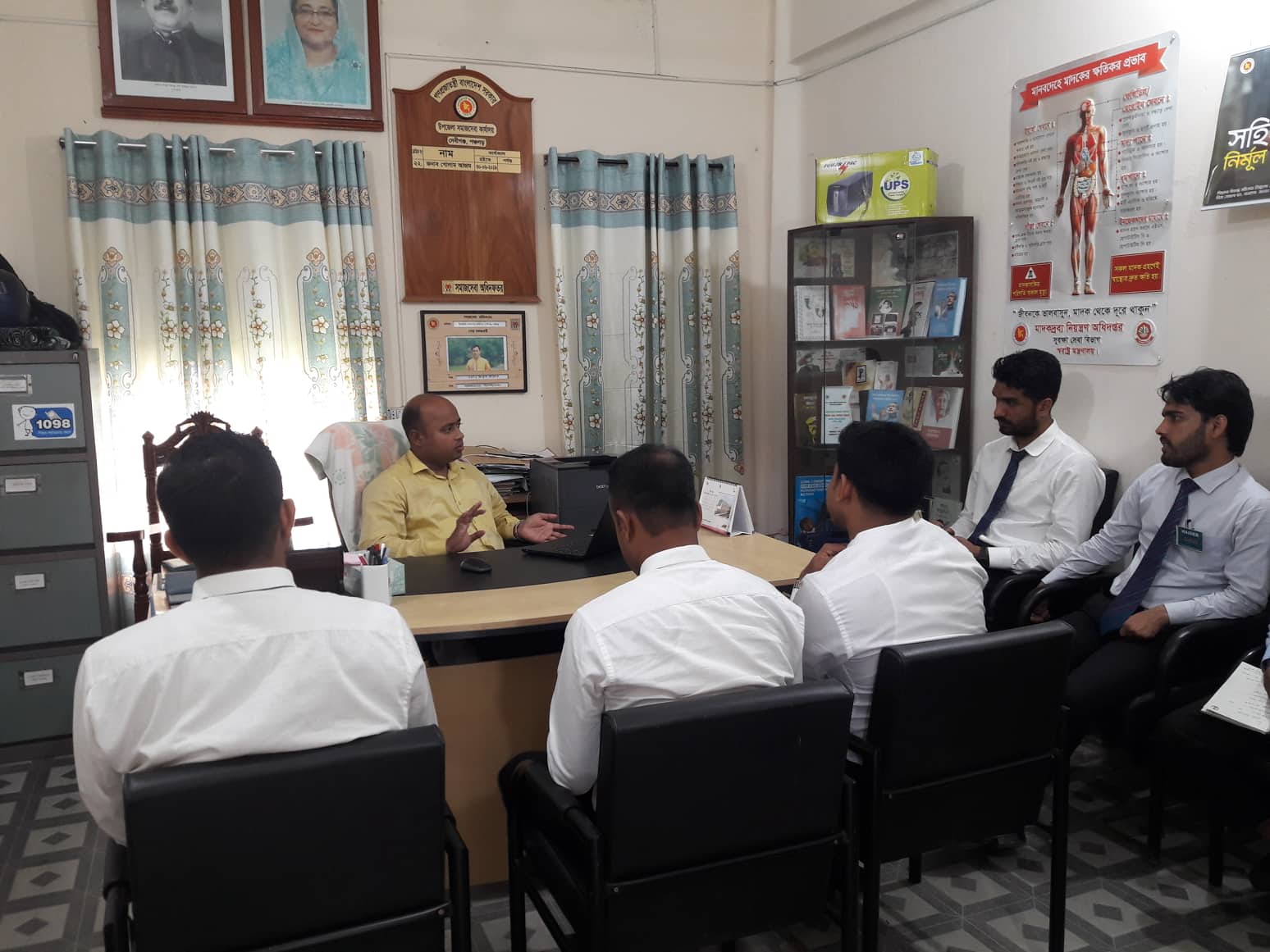 বিসিএস কর্মকর্তাদের সাথে মতবিনিময়