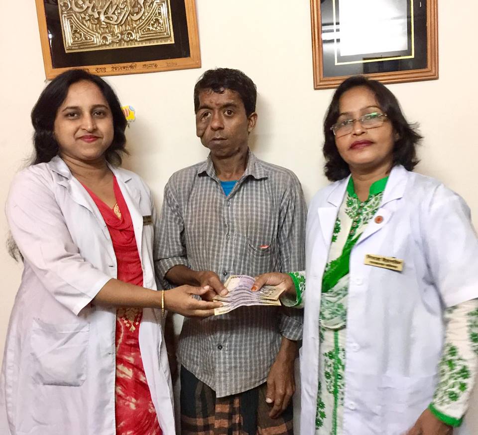 রোগী কল্যাণ সমিতি হতে অনুদান বিতরণ