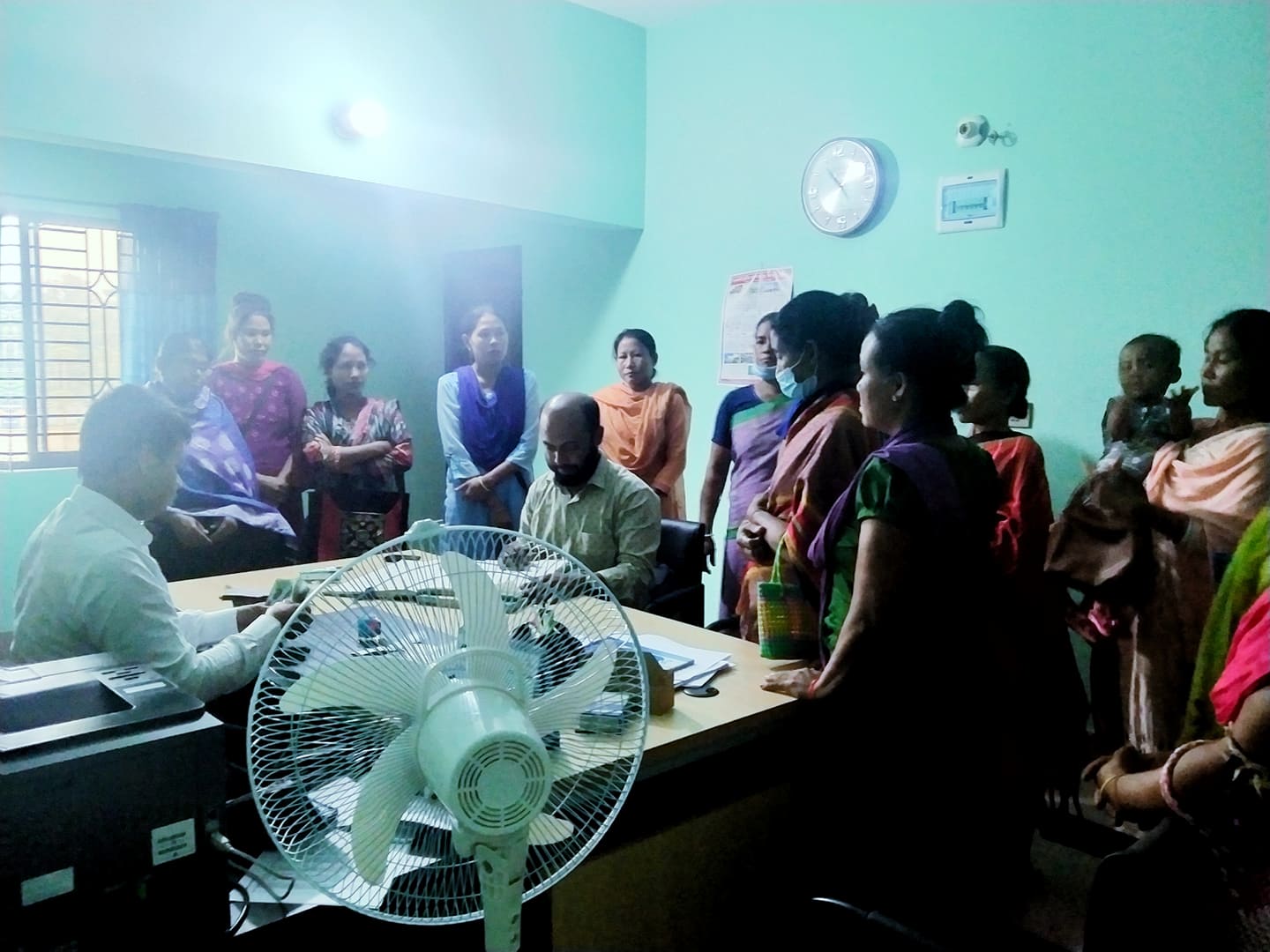 পল্লী মাতৃকেন্দ্র কর্মসূচীর আওতায় ২০২১-২২ অর্থবছরের বরাদ্দকৃত ঋণের অর্থ উৎসুক ঋণগ্রহীতাদের মাঝে বিতরণ 