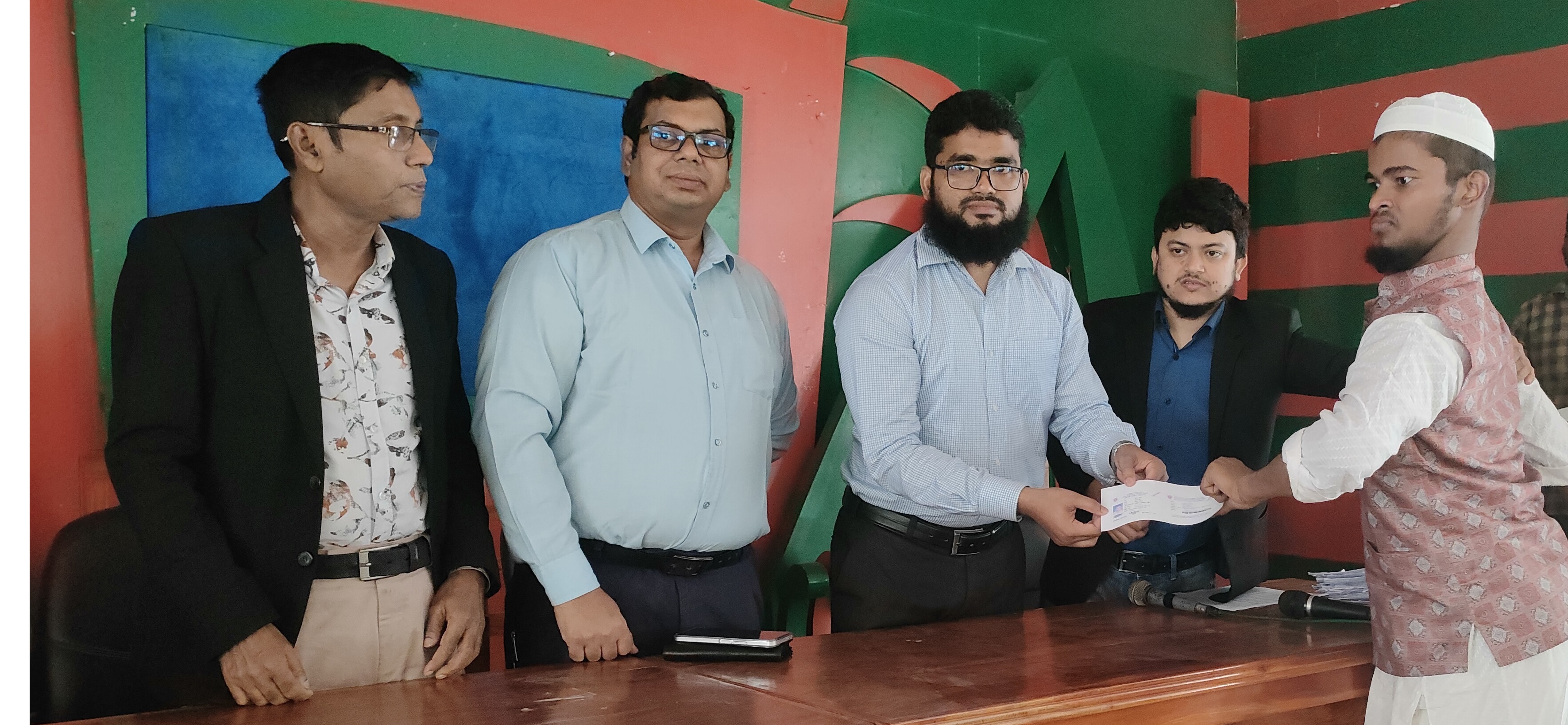 প্রতিবন্ধী কার্ড বিতরন