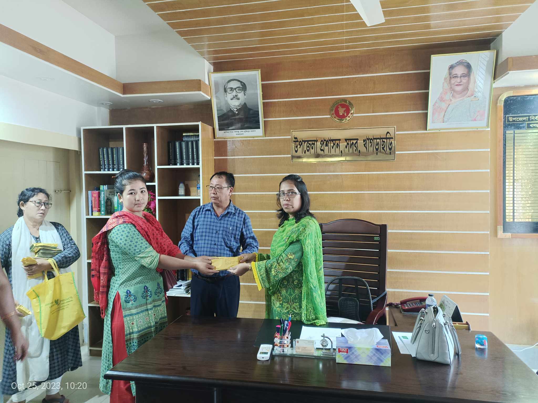 ক্ষুদ্রঋণ বিতরণ কর্মসূচী