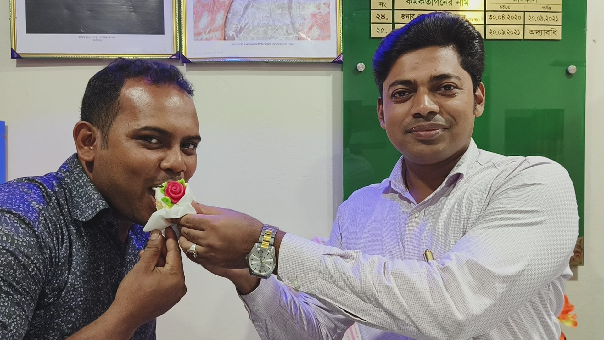 উপজেলা সমাজসেবা অফিসার শ্যামনগর, সাতক্ষীরার জনাব আরিফুজ্জামান স্যারের শুভ জন্মদিনে উৎযাপন