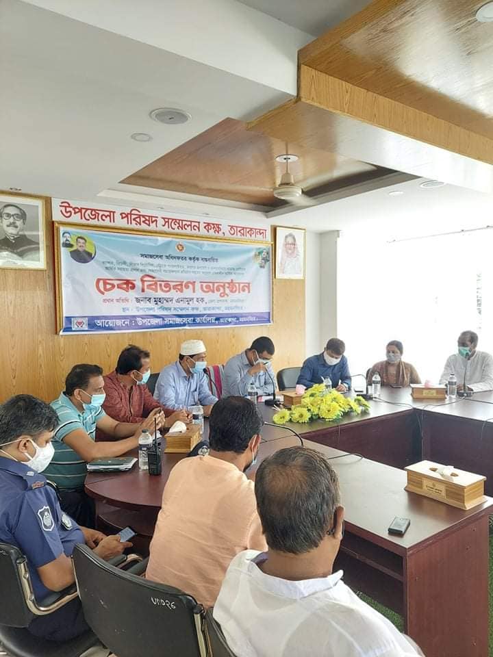 তারাকান্দায় ক্যান্সার, কিডনী, লিভার সিরোসিস, স্ট্রোকে প্যারালাইজড, জন্মগত হৃদরোগ এবং থ্যালাসেমিয়ায় আক্রান্ত রোগীদের আর্থিক সহায়তা কর্মসূচির আওতায় চেক বিতরন।