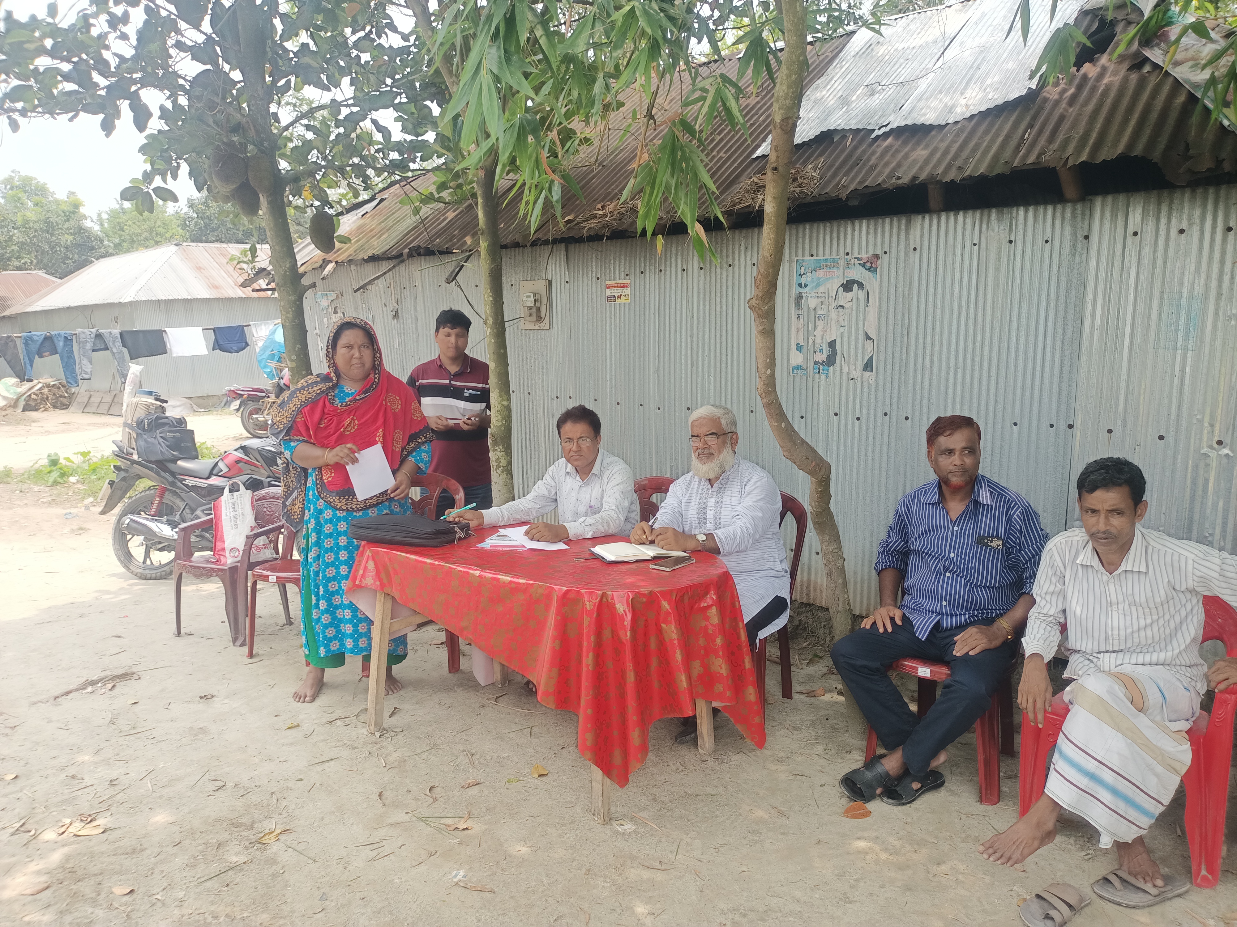 উঠান বৈঠক ও খামার পরিদর্শন