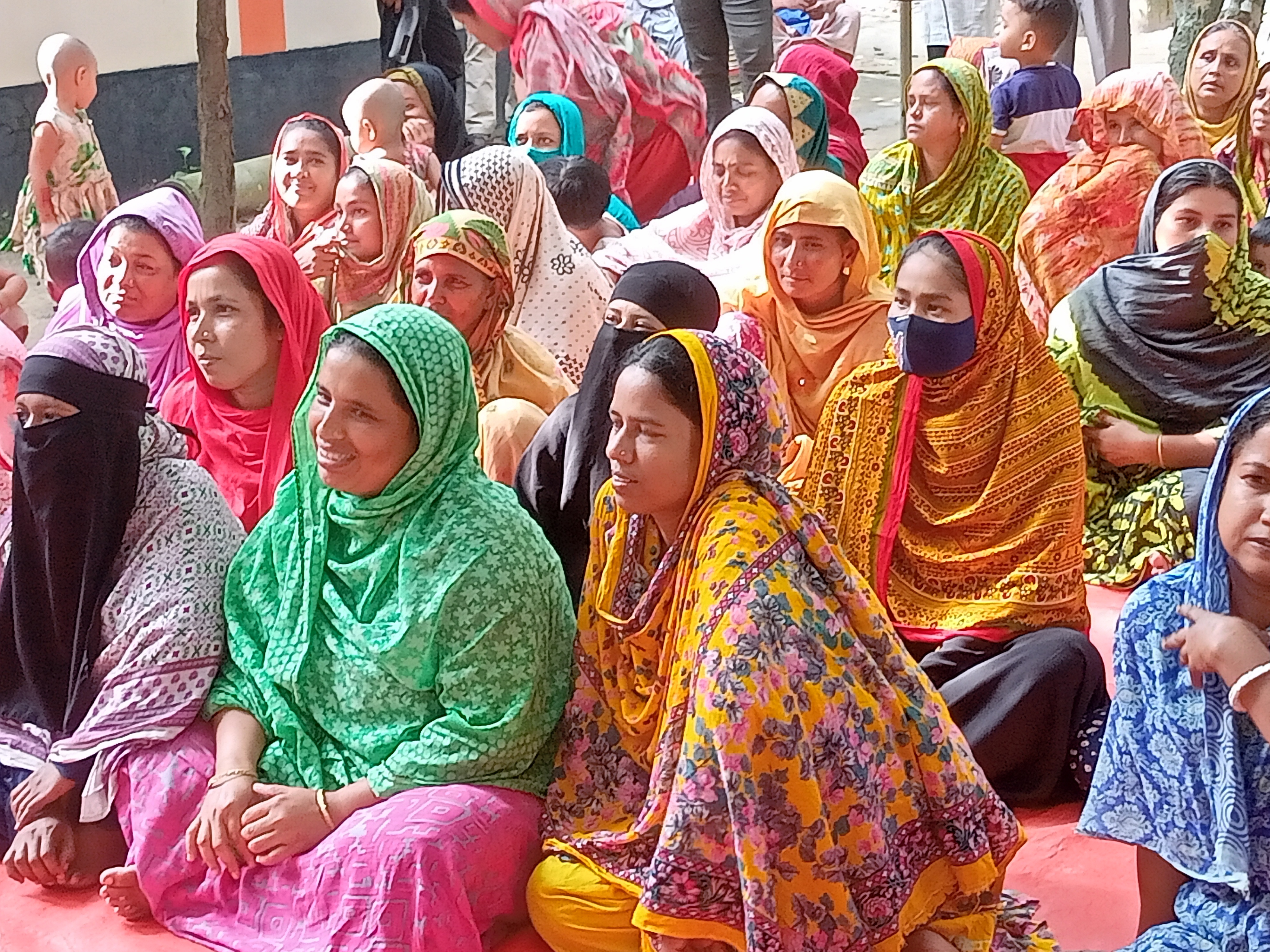 বাল্যবিবাহ প্রতিরোধ, ইভটিজিং, মাদক, যৌতুক ও নারী ও শিশু নির্যাতন, শিশু শ্রম বিষয়ে উঠান বৈঠক/ সচেতনতামূলক সভা