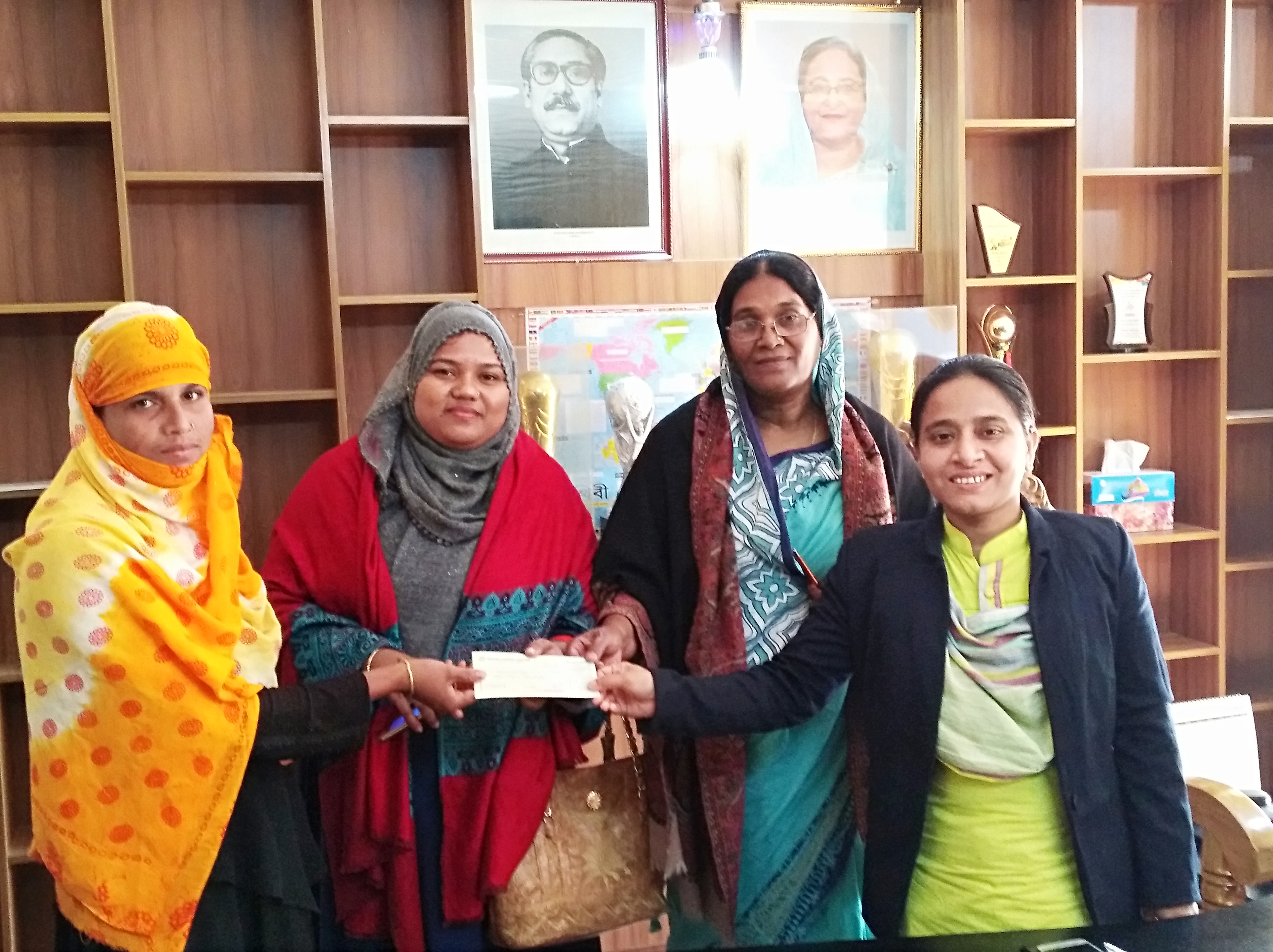 ঋণ বিতরণ