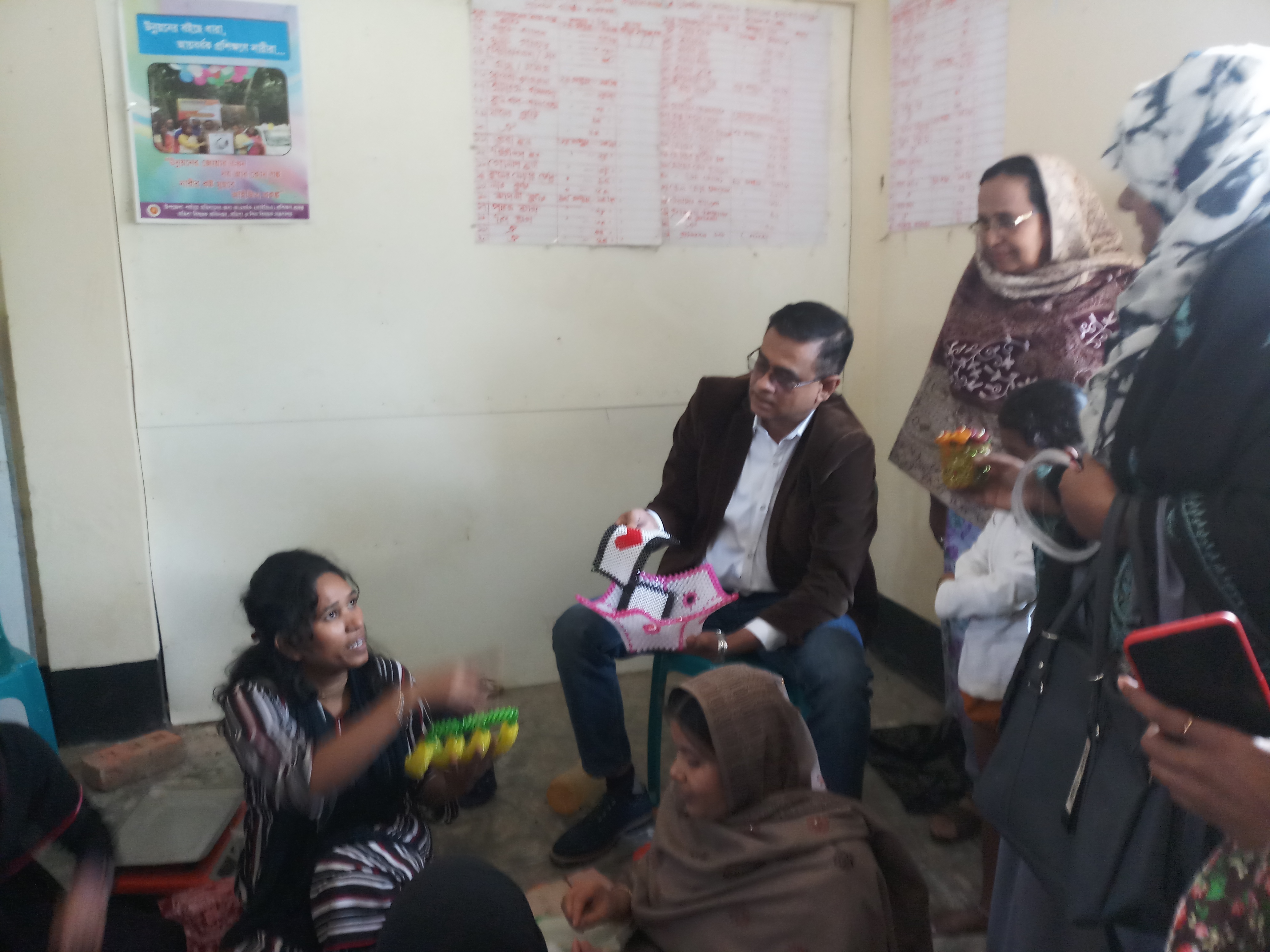 আইজিএ প্রকল্পের প্রশিক্ষণ কর্মসূচী পরিদর্শন করেন চট্টগ্রাম বিভাগের শ্রেষ্ঠ কুমিল্লা জেলার দাউদকান্দি উপজেলা চেয়ারম্যান মহোদয়,