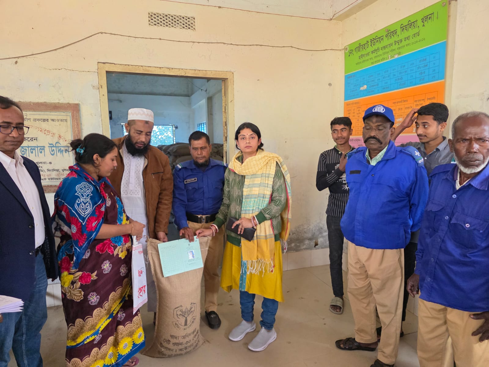 ভিডব্লিউবি কর্মসূচির খাদ্য শস্য (চাল) বিতরণ