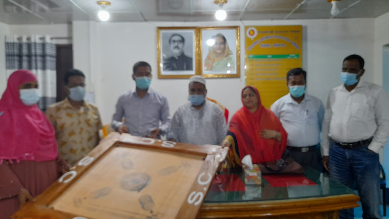 কিশোর কিশোরী ক্লাব সমূহের সাংস্কৃতিক উপকরণ বিতরণ