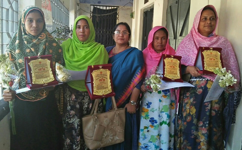 ৯ই ডিসেম্বর ২০১৯ বেগম রোকেয়া দিবস ও আন্তজাতিক নারী নির্যাতন প্রতিরোধ পক্ষ্ উপলক্ষে মানববন্ধন ও জয়িতাদের সম্মাননা প্রদান ও আলোচনা সভার ছবি ছবি