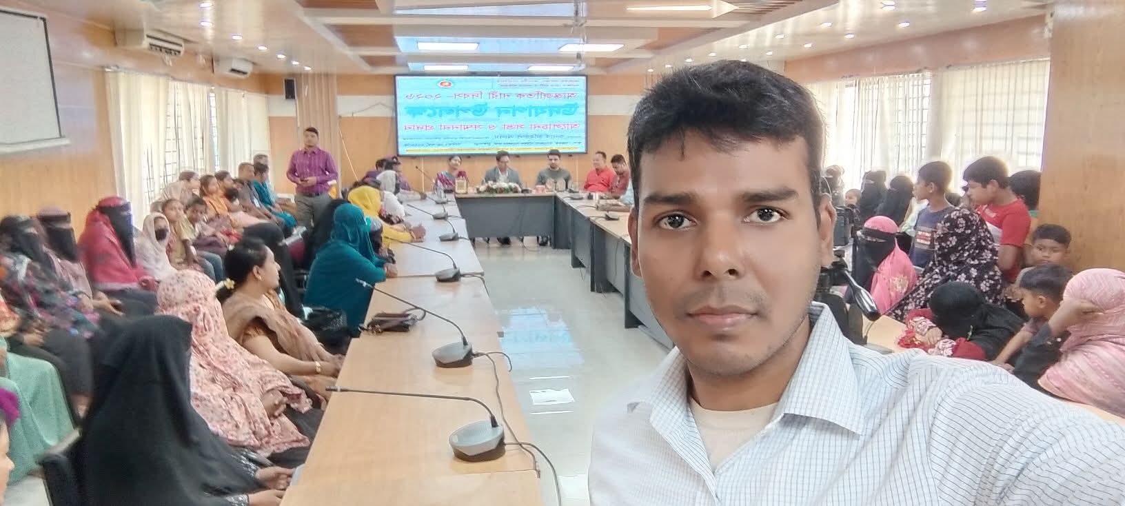 কিশোর-কিশোরী ক্লাব স্থাপন প্রকল্পের ক্লাব ম্যানেজমেন্ট কমিটি (সিএমসি) সভা, উপস্থিত ছিলেন উপজেলা নির্বাহী কর্মকর্তা ও অন্যান্য কর্মকর্তাবৃন্দ, উপজেলা মহিলা বিষয়ক অধিদপ্তর, টুঙ্গিপাড়া, গোপালগঞ্জ। সহযোগীতায়ঃ উপজেলা প্রশাসন, টুঙ্গিপাড়া, গোপালগঞ্জ।