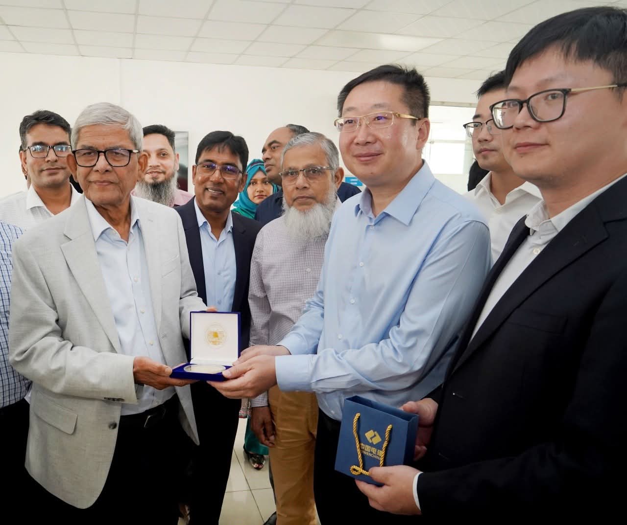 মাননীয় স্থানীয় সরকার, পল্লী উন্নয়ন ও সমবায় মন্ত্রী মির্জা ফখরুল ইসলাম আলমগীর রাজধানীর দাশেরকান্দি এলাকায় অবস্থিত অত্যাধুনিক দাশেরকান্দি পয়ঃশোধনাগার পরিদর্শন করেন।