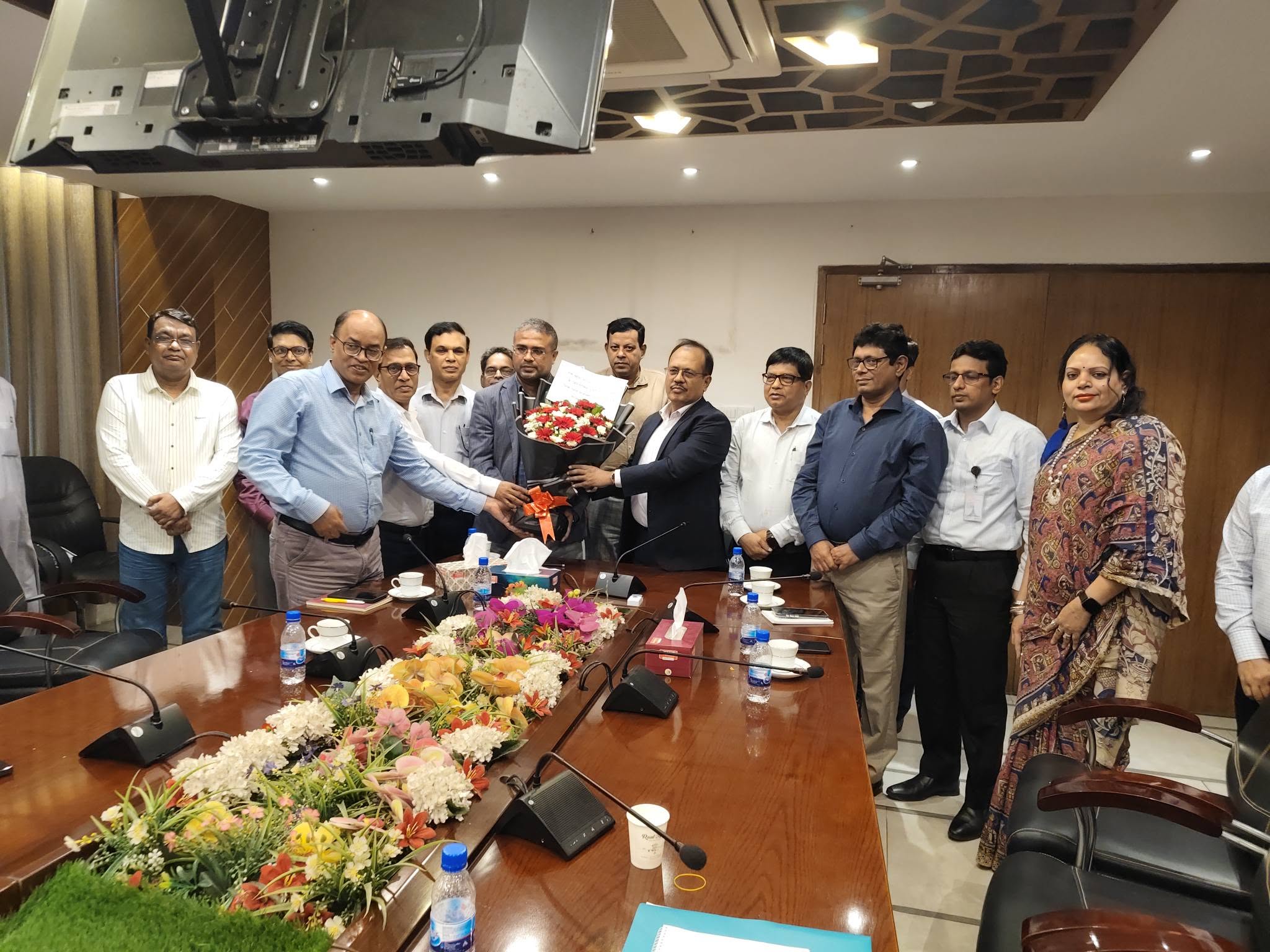 ঢাকা ওয়াসা বোর্ড এর নবনিযুক্ত চেয়ারম্যান মহোদয় জনাব ড. মোঃ সাব্বির মোস্তফা খান ৬ আগস্ট,২০২৬ ঢাকা ওয়াসা ভবনস্থ শীতলক্ষ্যা হল এ ওয়াসার সকল বিভাগ/সার্কেল প্রকৌশলী/কর্মকর্তা এবং সকল প্রকল্পের পিডিদের সাথে এক সৌজন্য সাক্ষাৎ করেন।