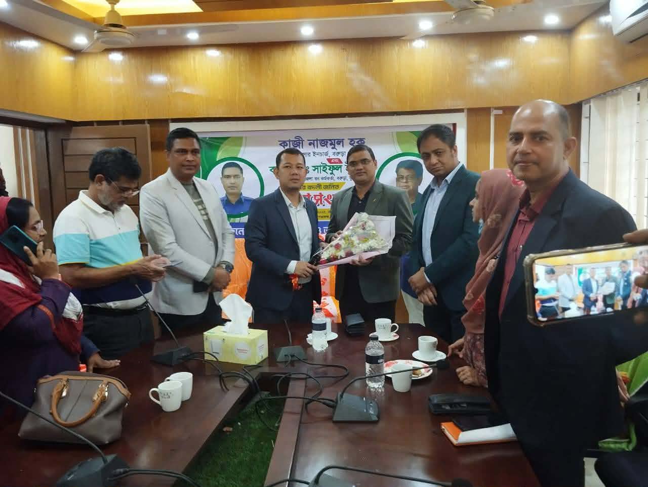 উপজেলা নির্বাহী অফিসারকর্তৃক শাখা ব্যবস্থাপককে বরণ।