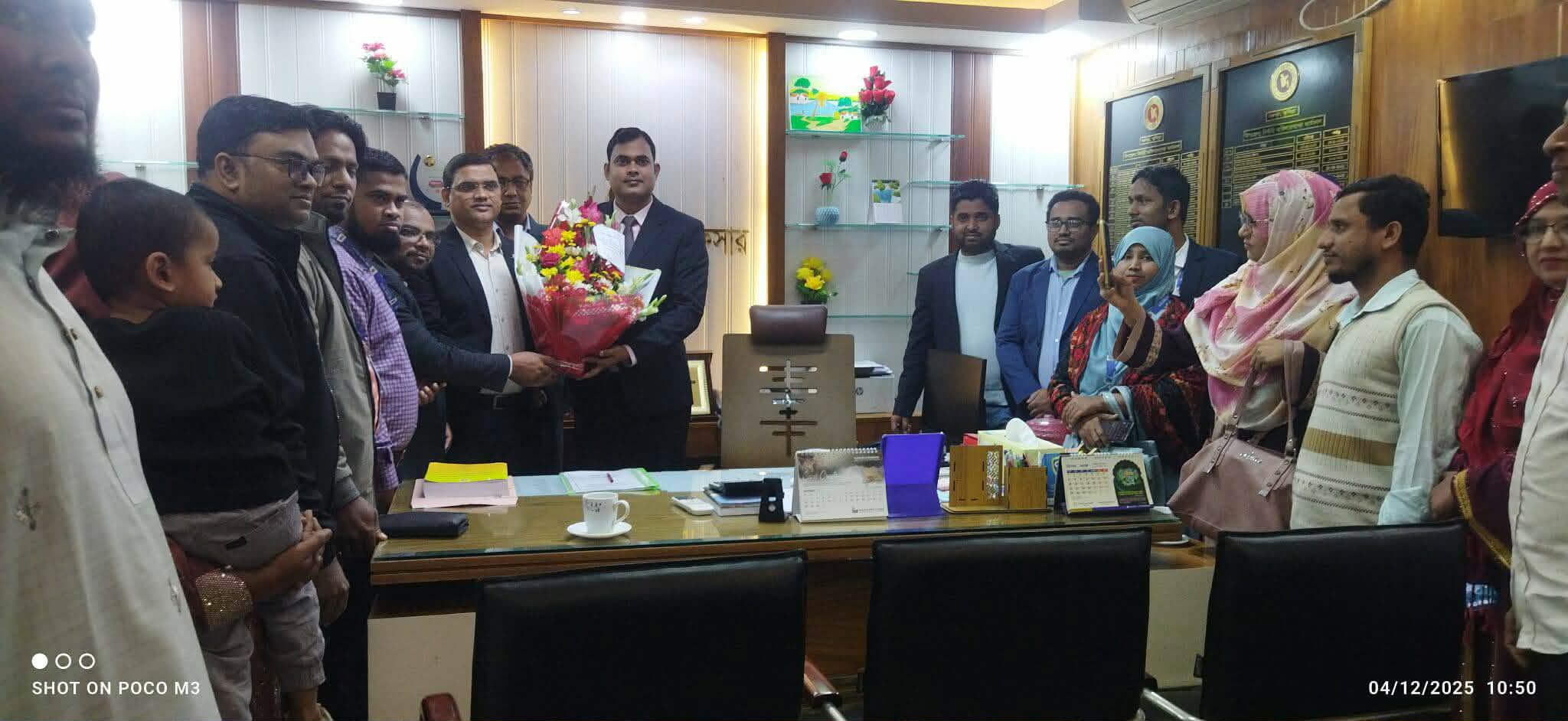 নবযোগদানকৃত উপজেলা নির্বাহী অফিসারকে বরণ।