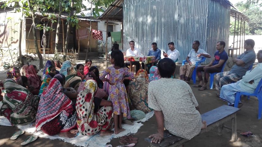 বিশ্বম্ভরপুর সমিতি পরিদর্শন কালে বক্তব্য রাখছেন শাখা ব্যবস্থাপক মহোদয় 