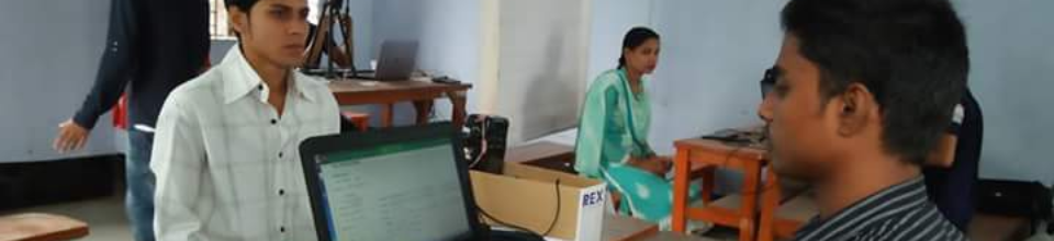 ভোটার তালিকার ছবি তোলা