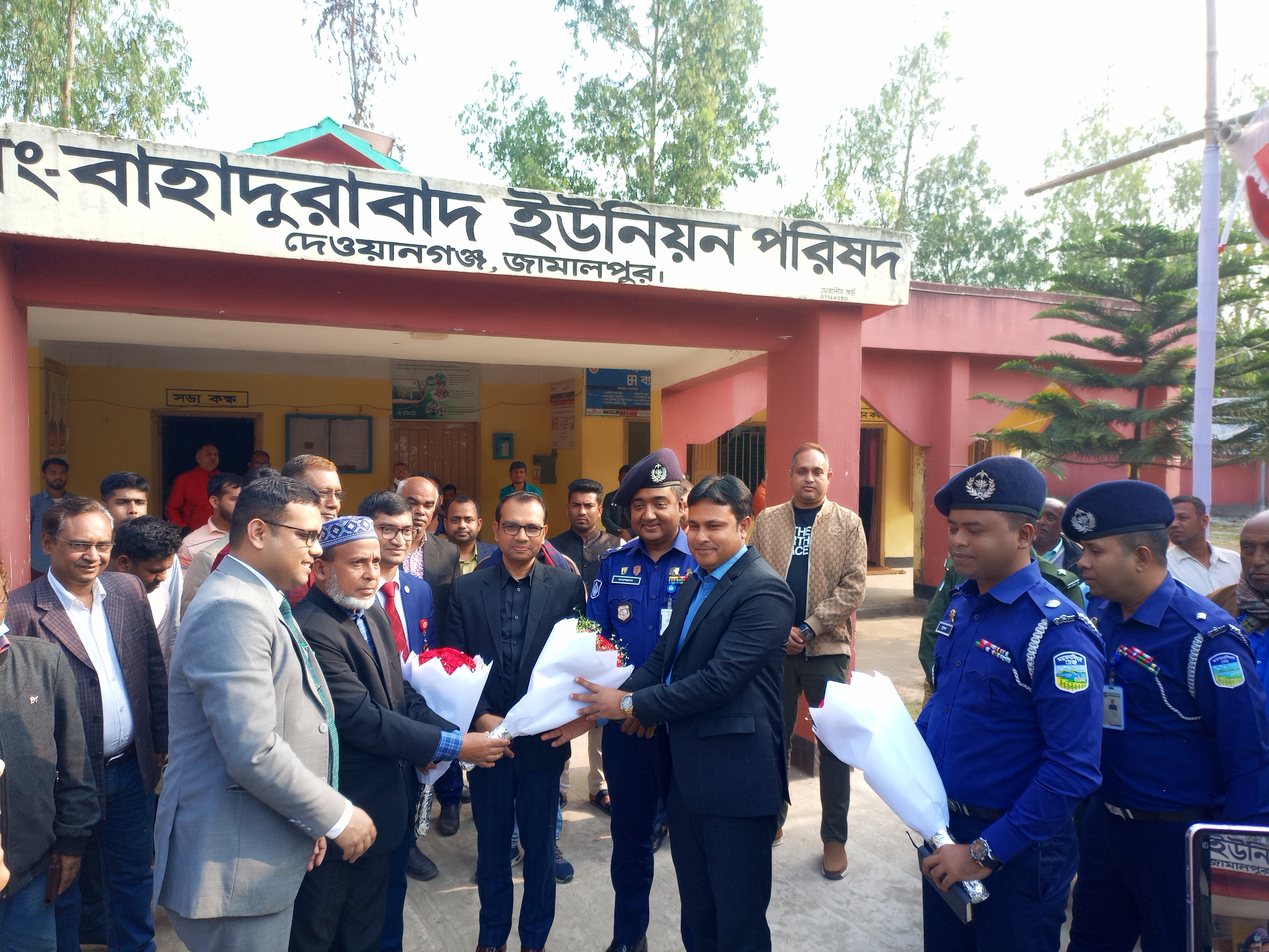 ফুলেল শুভেচ্ছা বিনিময়