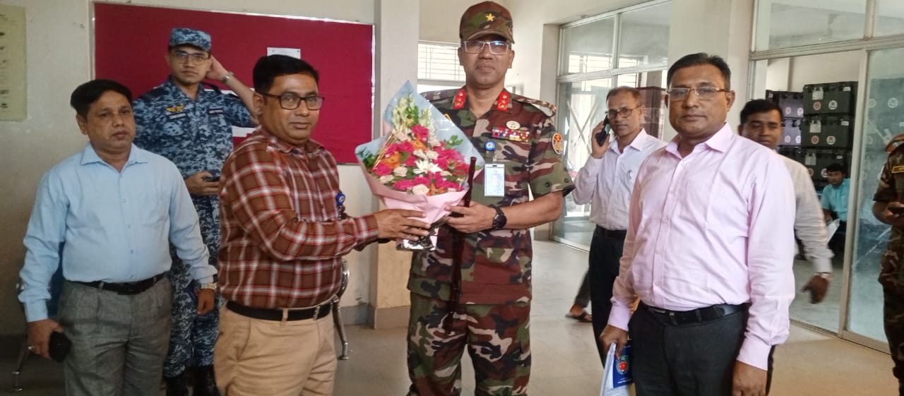 ব্যনার ৪