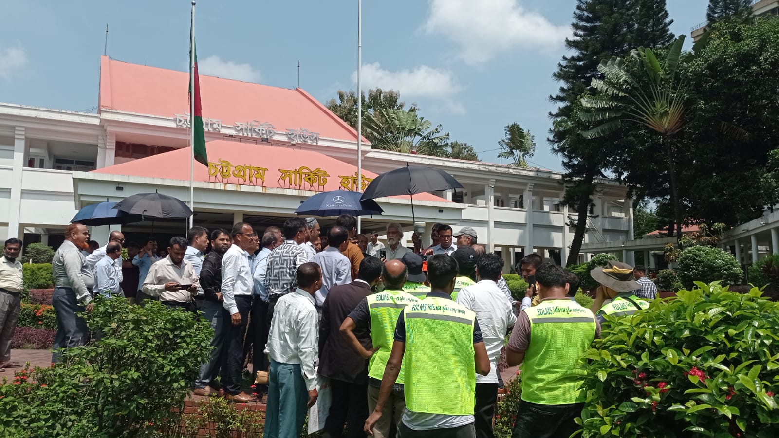 মাননীয় উপদেষ্টা, ভূমি মন্ত্রণালয় এর চট্টগ্রামে EDLMS প্রকল্পের ডিজিটাল জরিপ কার্যক্রম পরিদর্শন