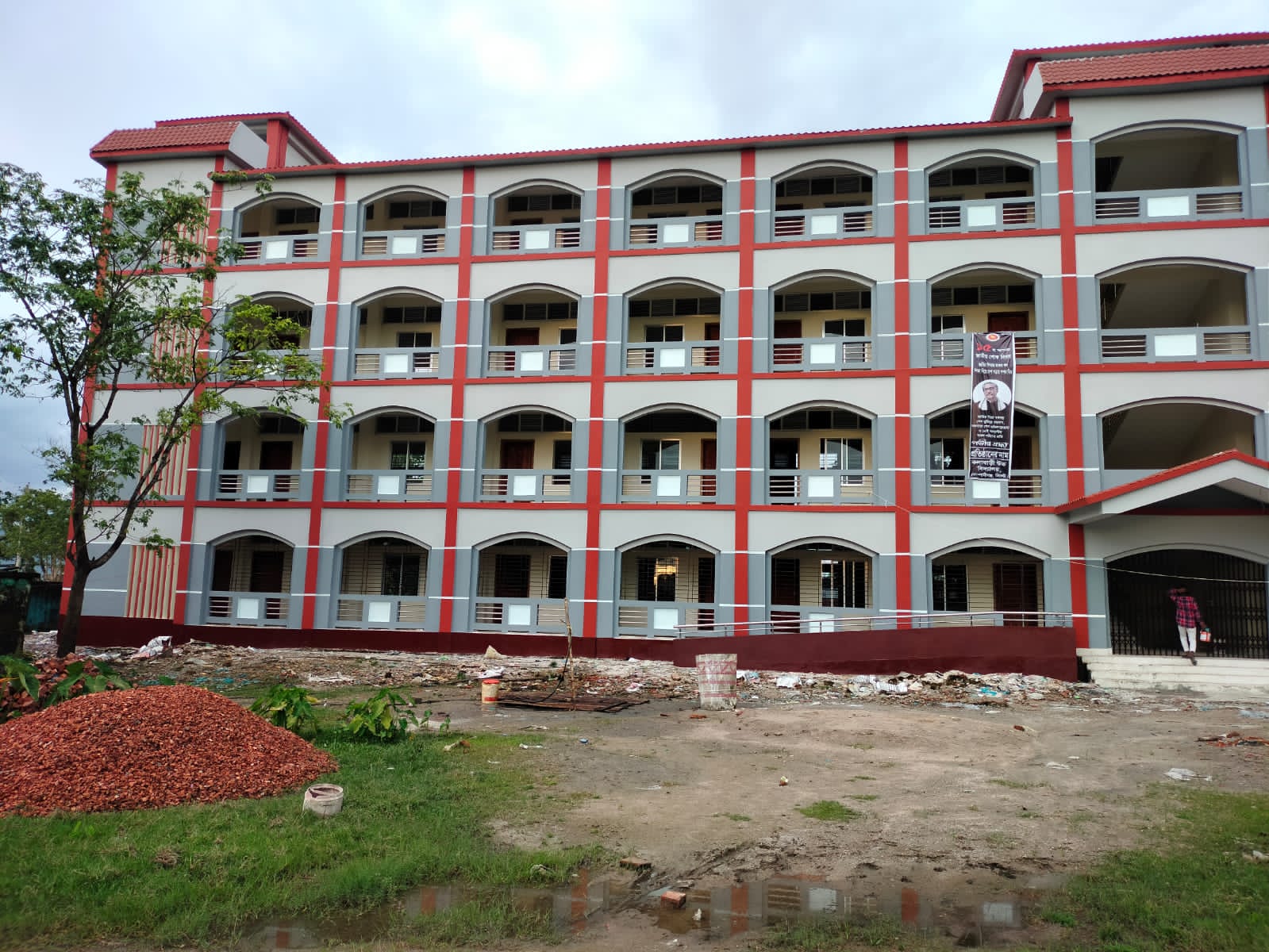 তয়রুন নেসা বালিকা উচ্চ বিদ্যালয় ।