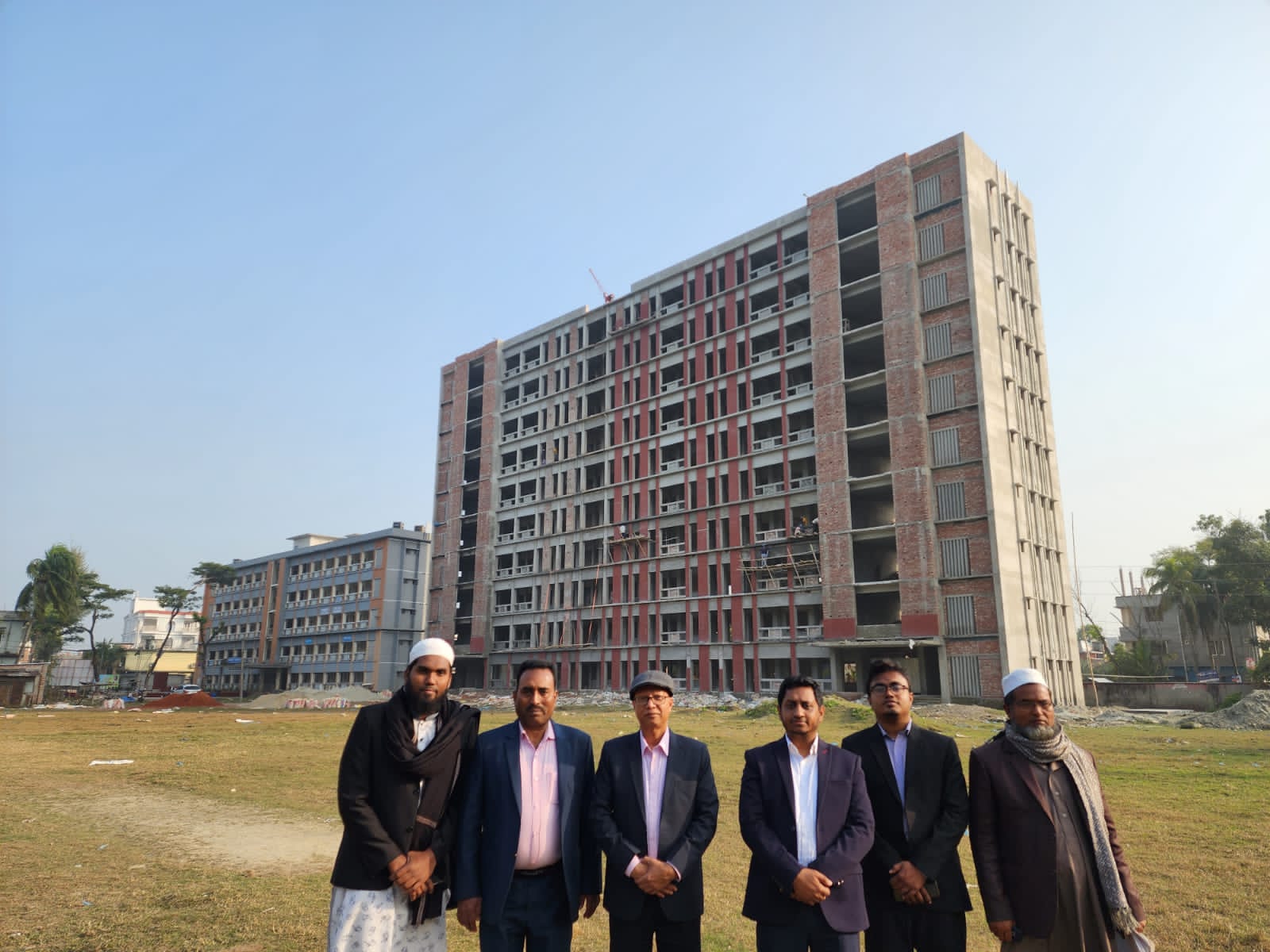 নির্মাণাধীন ভবনের ছবি