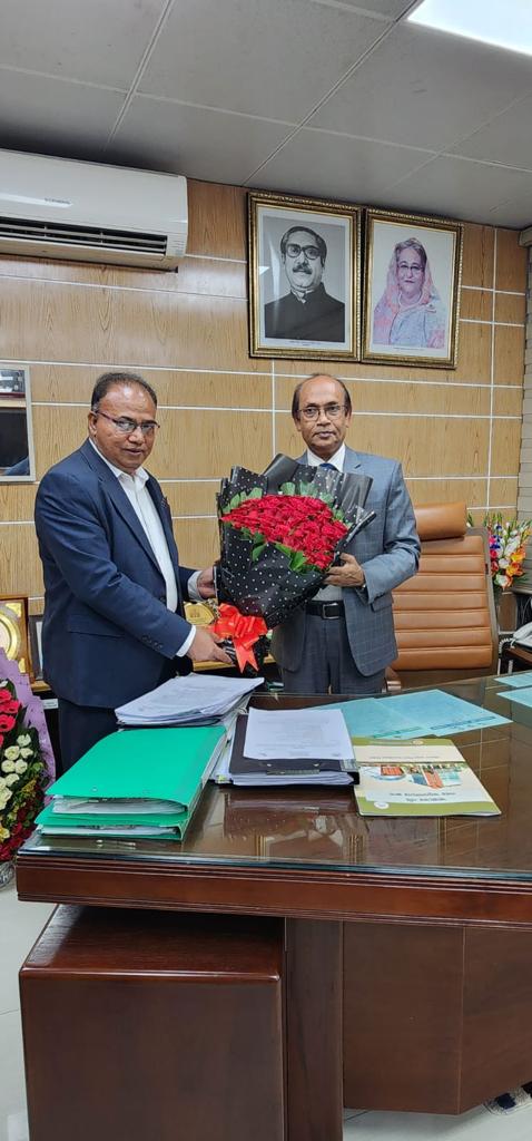 শিক্ষা প্রকৌশল অধিদপ্তরের জনাব মোঃ দেলোয়ার হোসেন মজুমদার মহোদয়-এঁর প্রধান প্রকৌশলী পদে পদোন্নতি প্রাপ্তিতে ইইডি'র সকল প্রকৌশলী কর্মকর্তা ও কর্মচারীগণের পক্ষ থেকে ফুলেল শুভেচ্ছা ও অভিনন্দন।