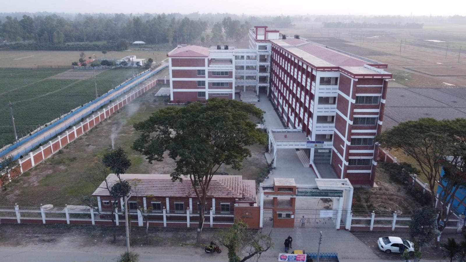 উন্নয়ন প্রকল্পগুলোর বাস্তব চিত্র