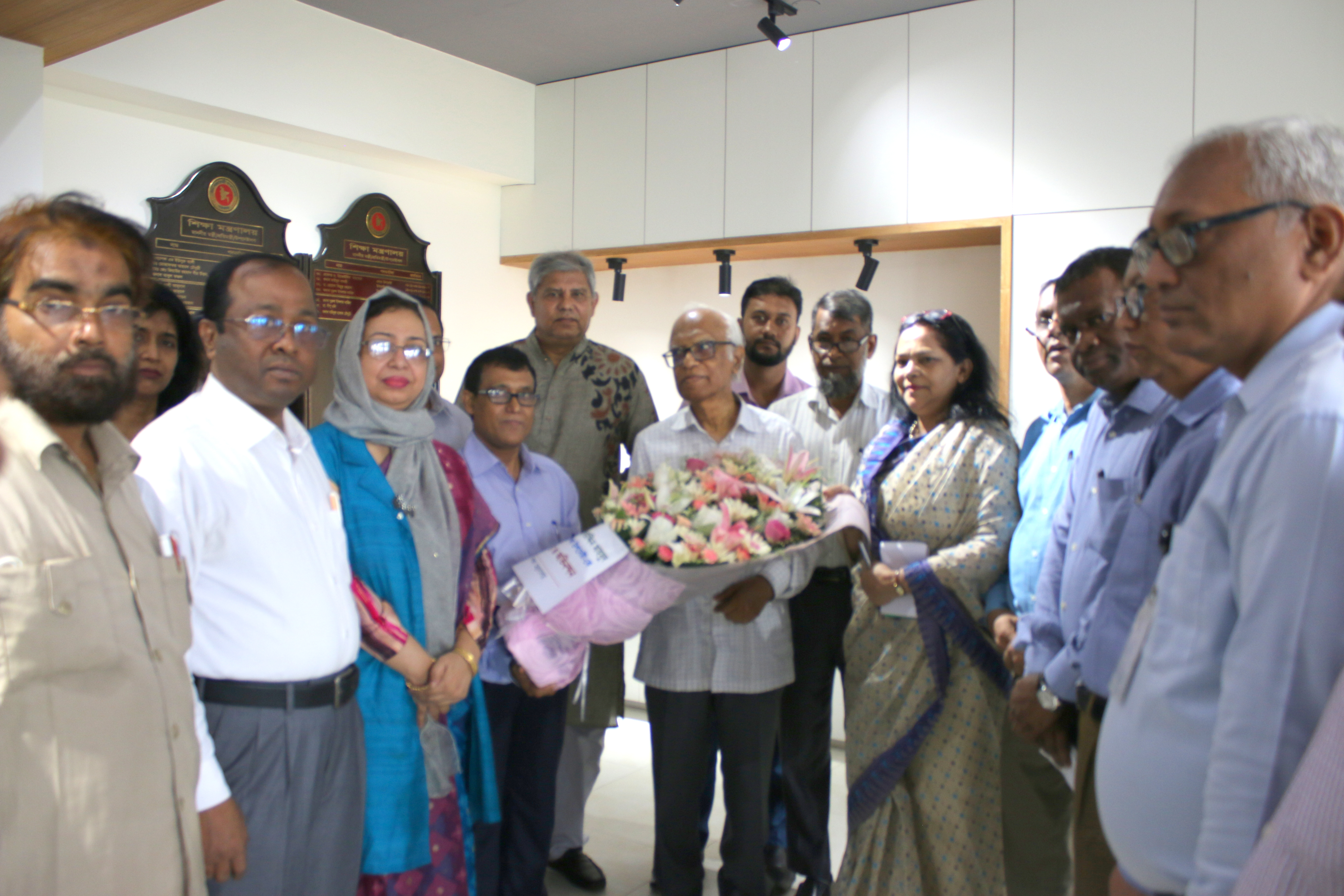জনাব ওয়াহিদউদ্দিন মাহমুদ মাননীয় শিক্ষা উপদেষ্টা