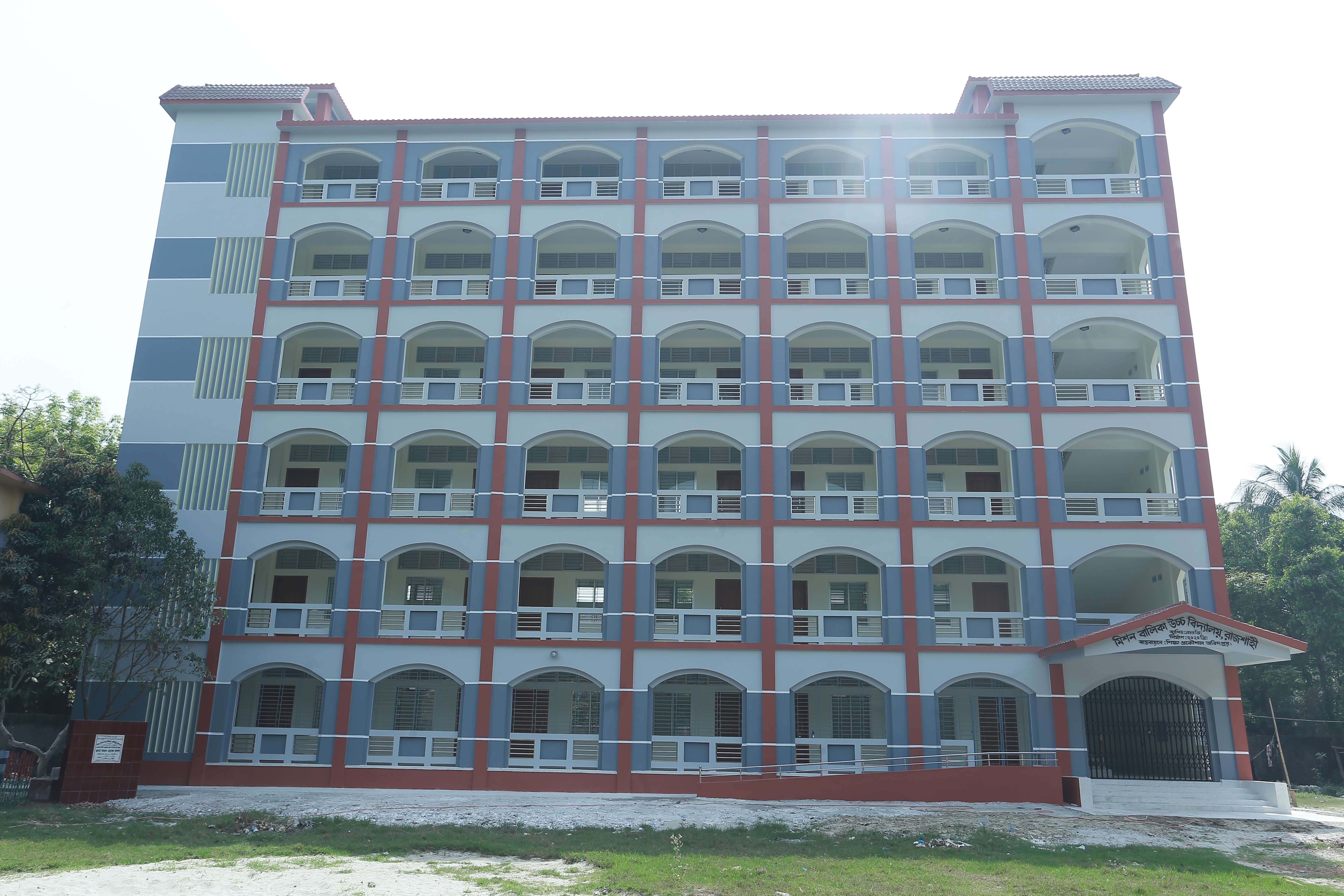 3000 স্কুল-6-তলা-ভবন