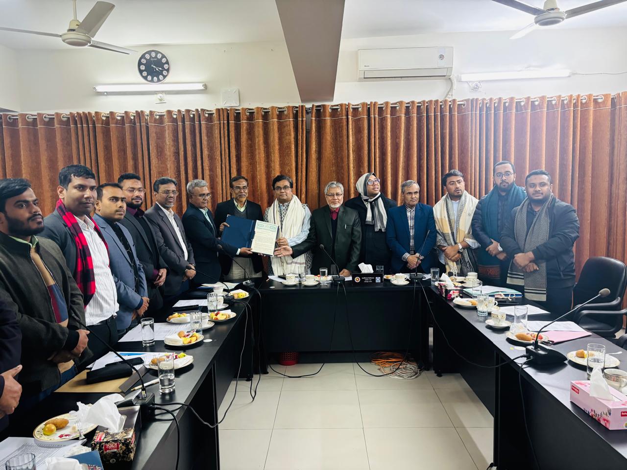 শিক্ষা মন্ত্রণালয়, বিশ্ববিদ্যালয় মঞ্জুরী কমিশন এবং শিক্ষা প্রকৌশল অধিদপ্তর এর শ্রদ্ধেয় প্রধান প্রকৌশলী স্যারের ঐকান্তিক প্রচেষ্টায় আজ ০৫/০১/২০২৬ শিক্ষা প্রকৌশল অধিদপ্তর এবং জাহাঙ্গীরনগর বিশ্ববিদ্যালয়ের মধ্যে একটি মেমোরেন্ডাম অফ আন্ডারস্ট্যান্ডিং (MoU) স্বাক্ষরিত হলো